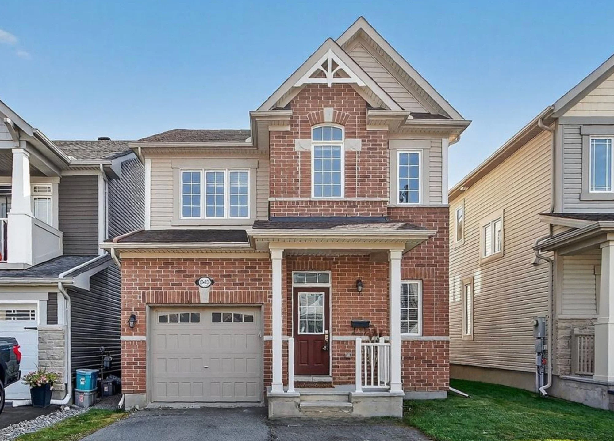 Rented.
343 Autumnfield Drive | Ottawa
Cheers to our awesome clients on locking in their new rental! There’s nothing better than finding that spot that just clicks. Grateful to have been along for the ride.
Ready to make your next move? Let&r