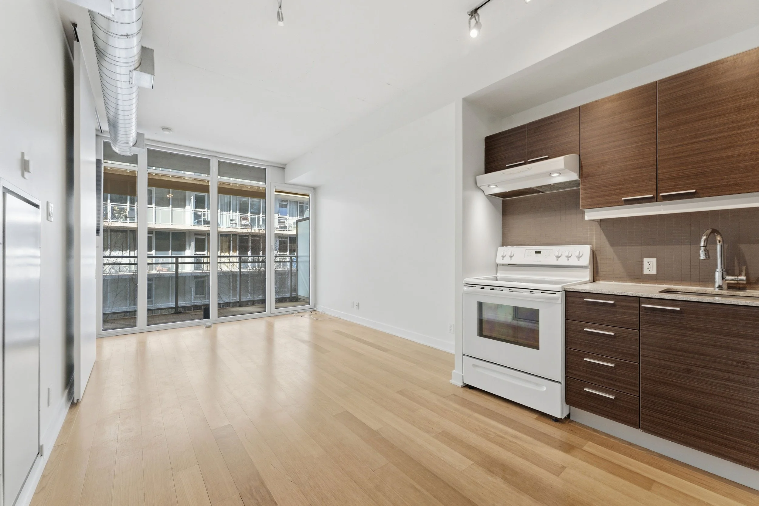 431-349 McLeod Street