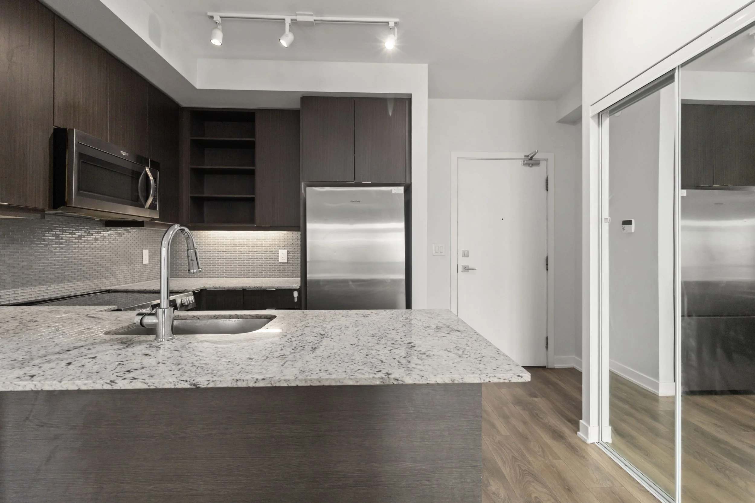 1606-4633 Glen Erin Drive