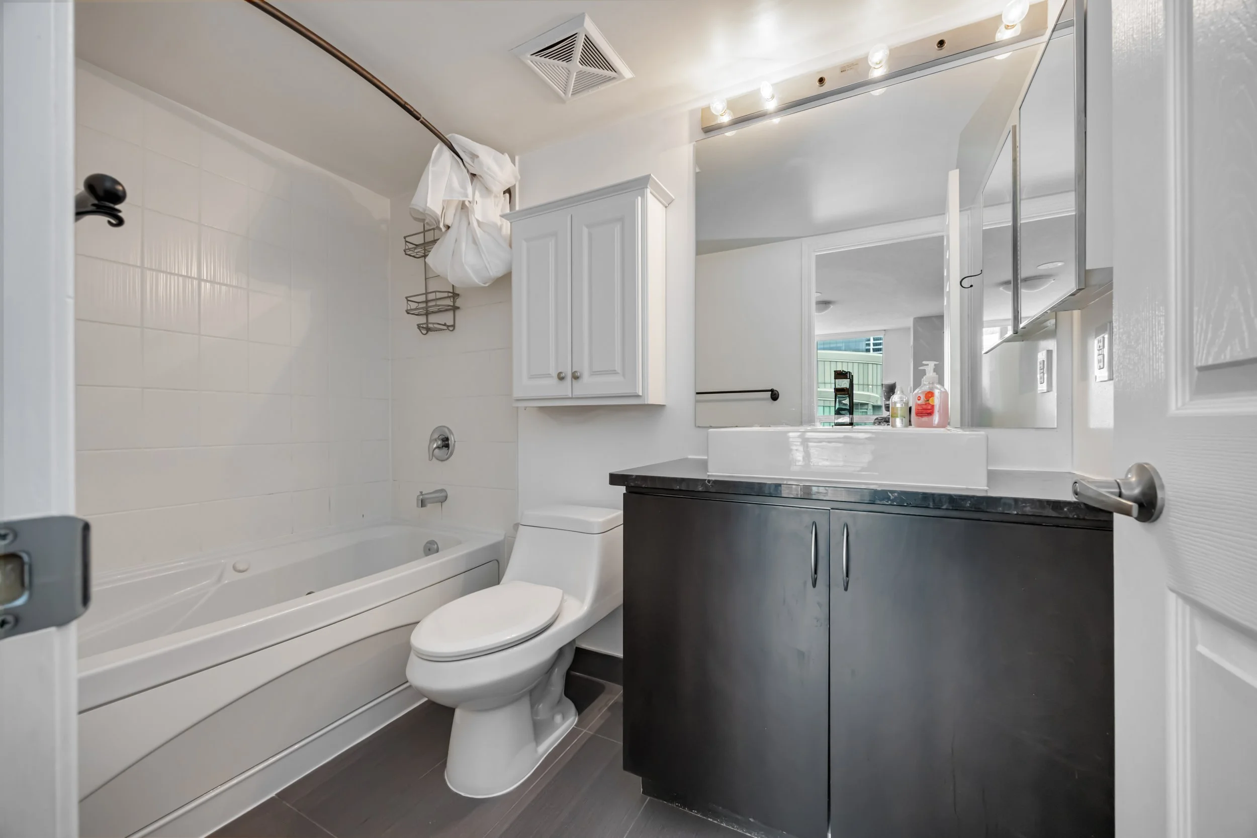 PH2-19 Grand Trunk Crescent