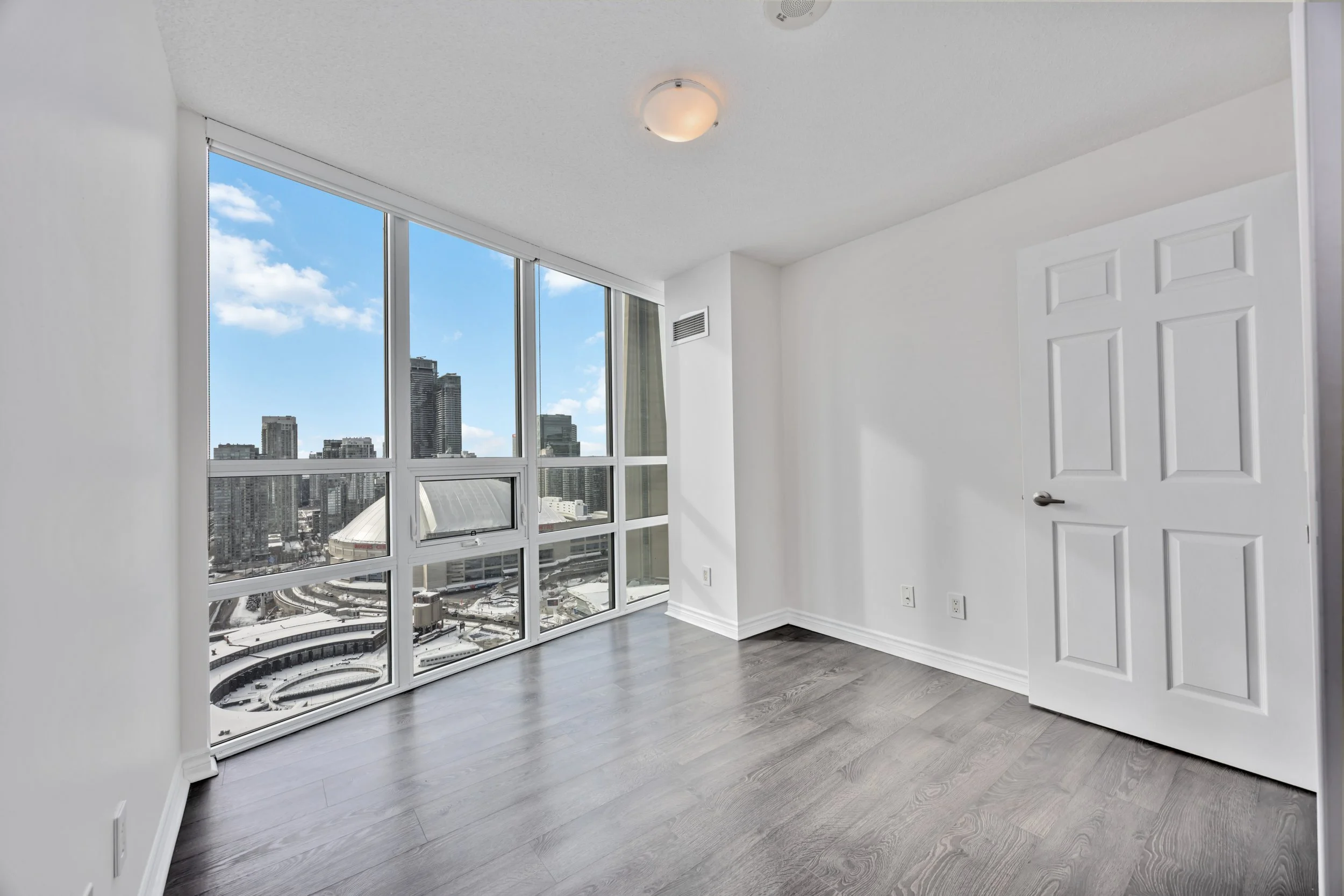 PH2-19 Grand Trunk Crescent