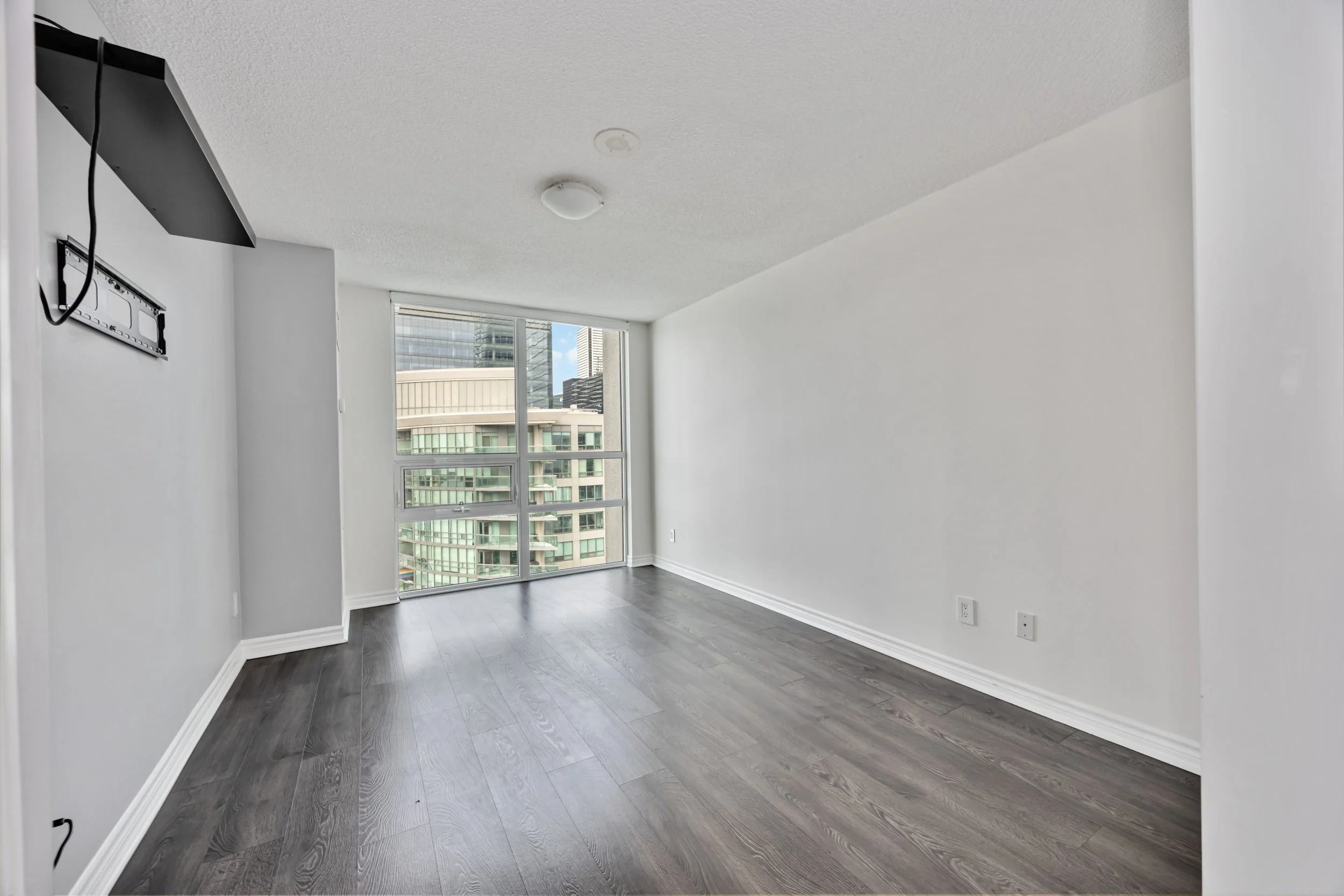 PH2-19 Grand Trunk Crescent