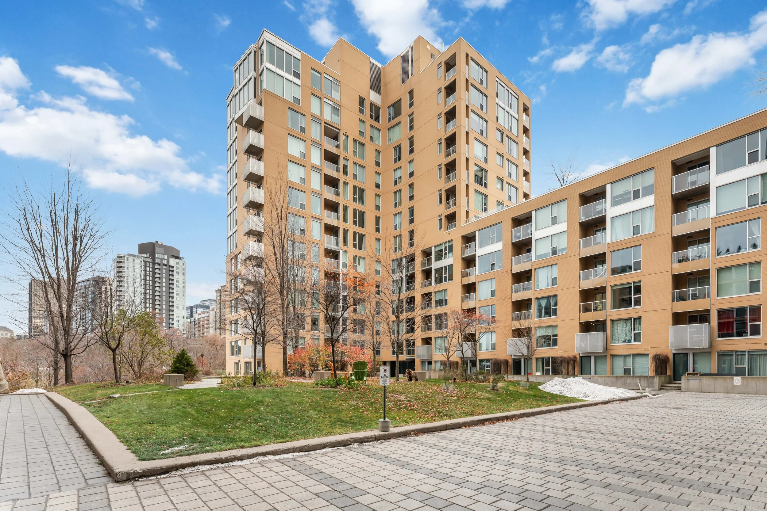 807-250 Lett Street, Ottawa, Ontario K1R 0A8