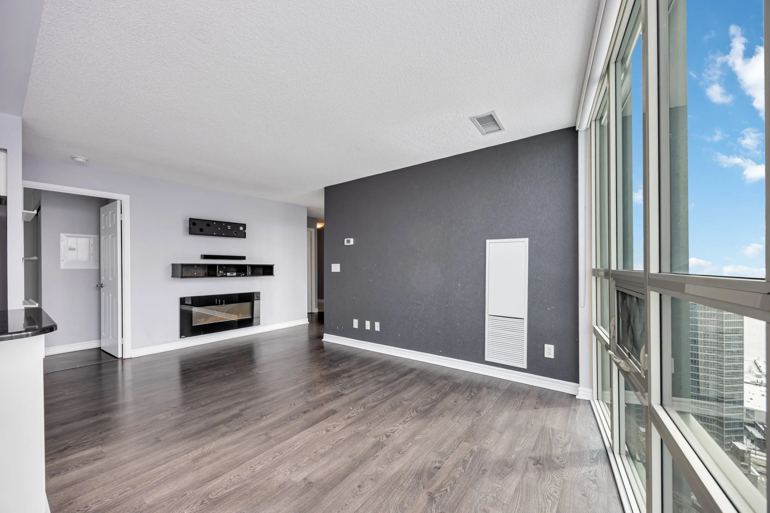 PH2-19 Grand Trunk Crescent