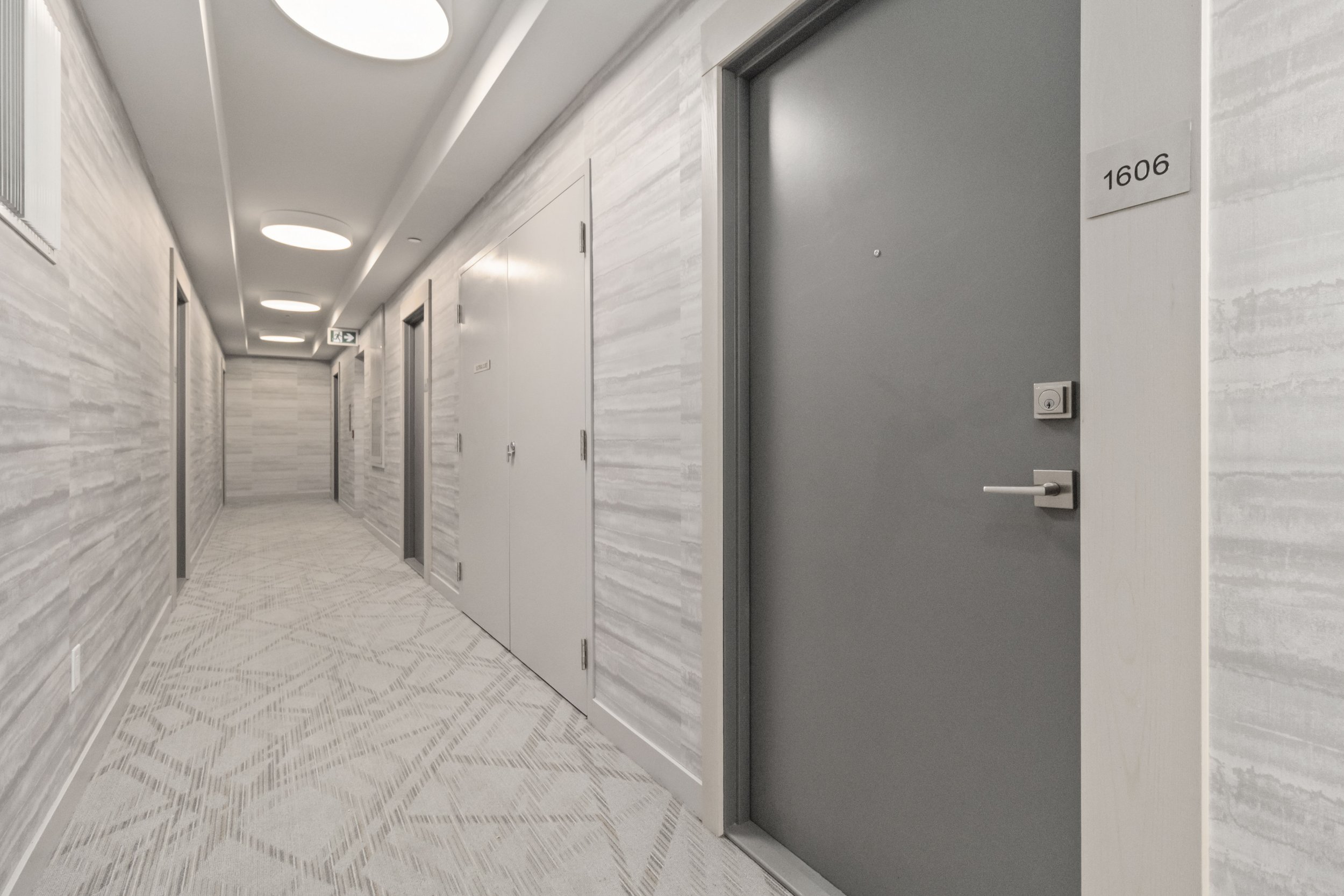 1606-4633 Glen Erin Drive