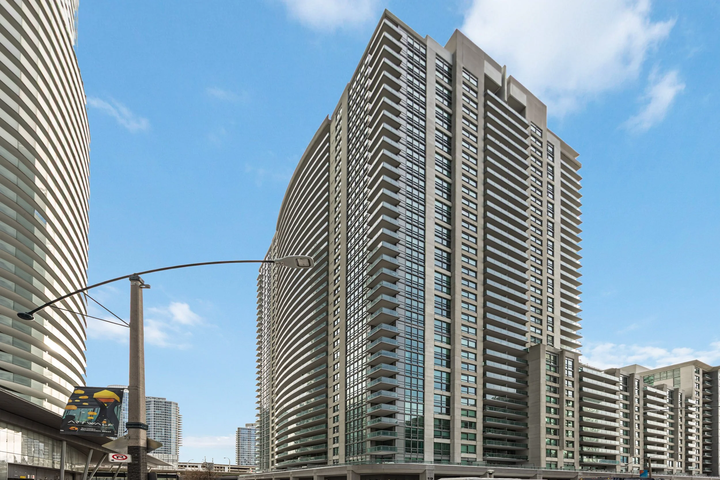 PH2-19 Grand Trunk Crescent