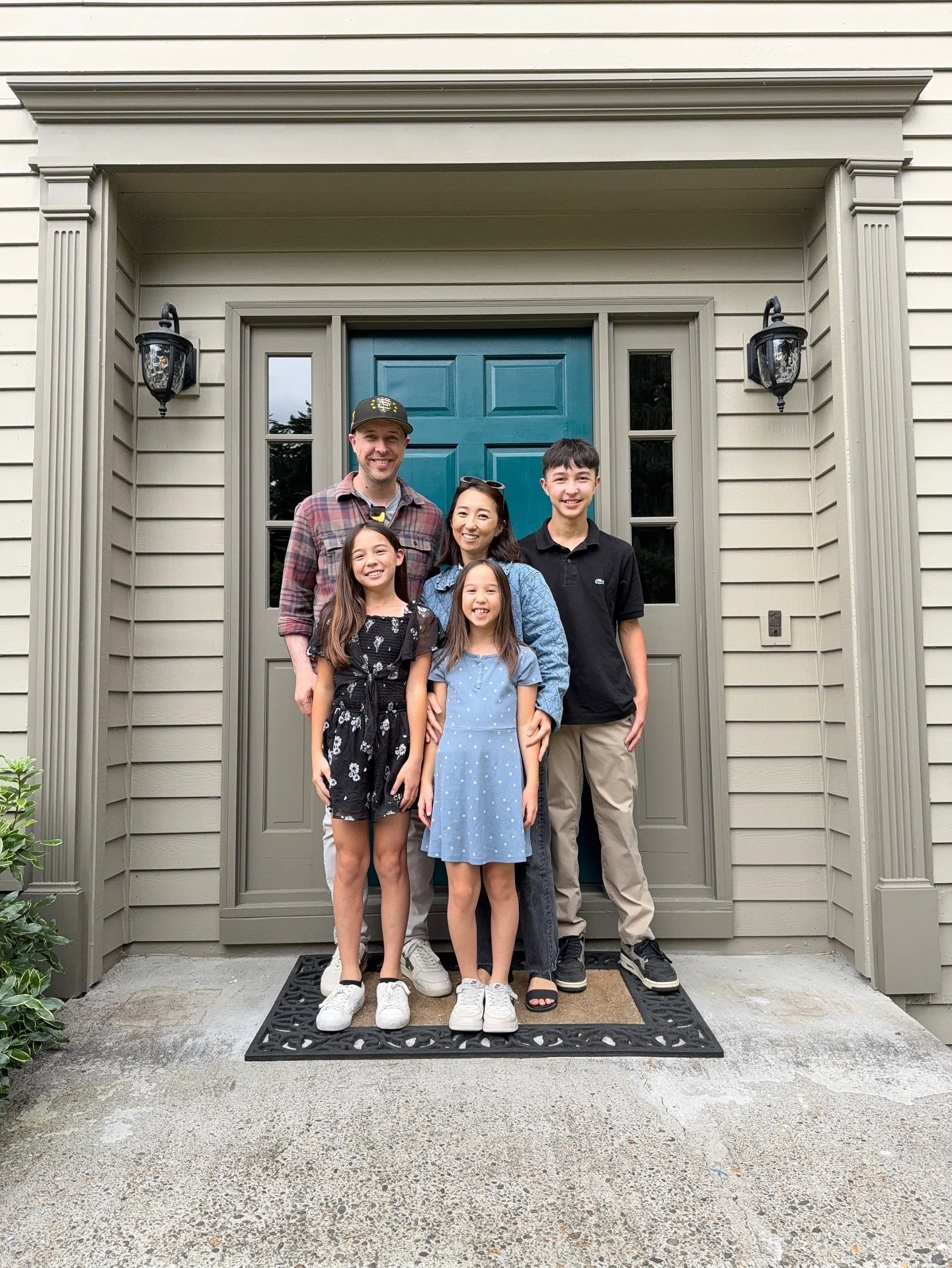 i wanted to share a big life update with you all! we have moved to beaverton, oregon - finally close to more family! 

it was a season of waiting, much consideration and praying, but we are trusting that this is the next adventure for our family. we 