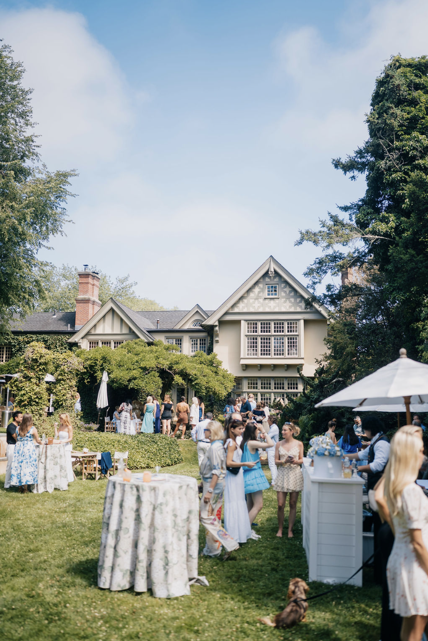 HAMPTONS SOCIAL 