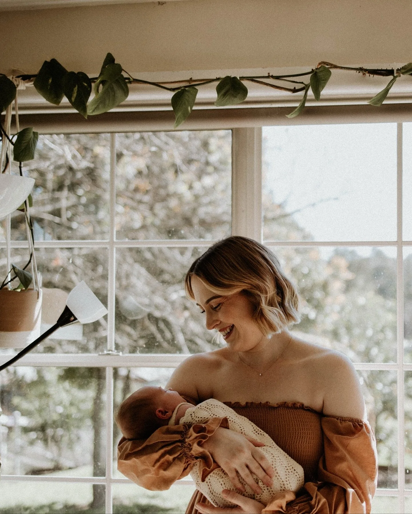 A newborn session that feels like you, that feels like home. 

That&rsquo;s what I capture. For the true essence of your family at the heart of every shoot. 

Moon x
