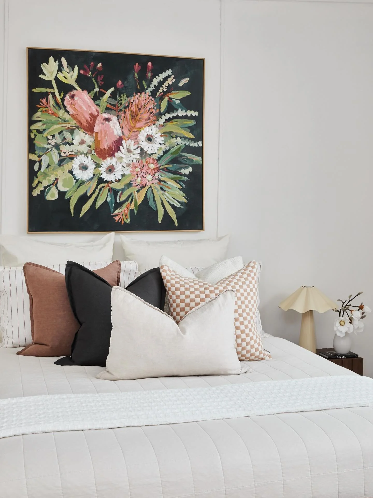 Fresh layers. A palette that knows exactly what it&rsquo;s doing.
We mix colour with confidence and layer with intent, creating spaces that spark emotional connection and hold attention 💫