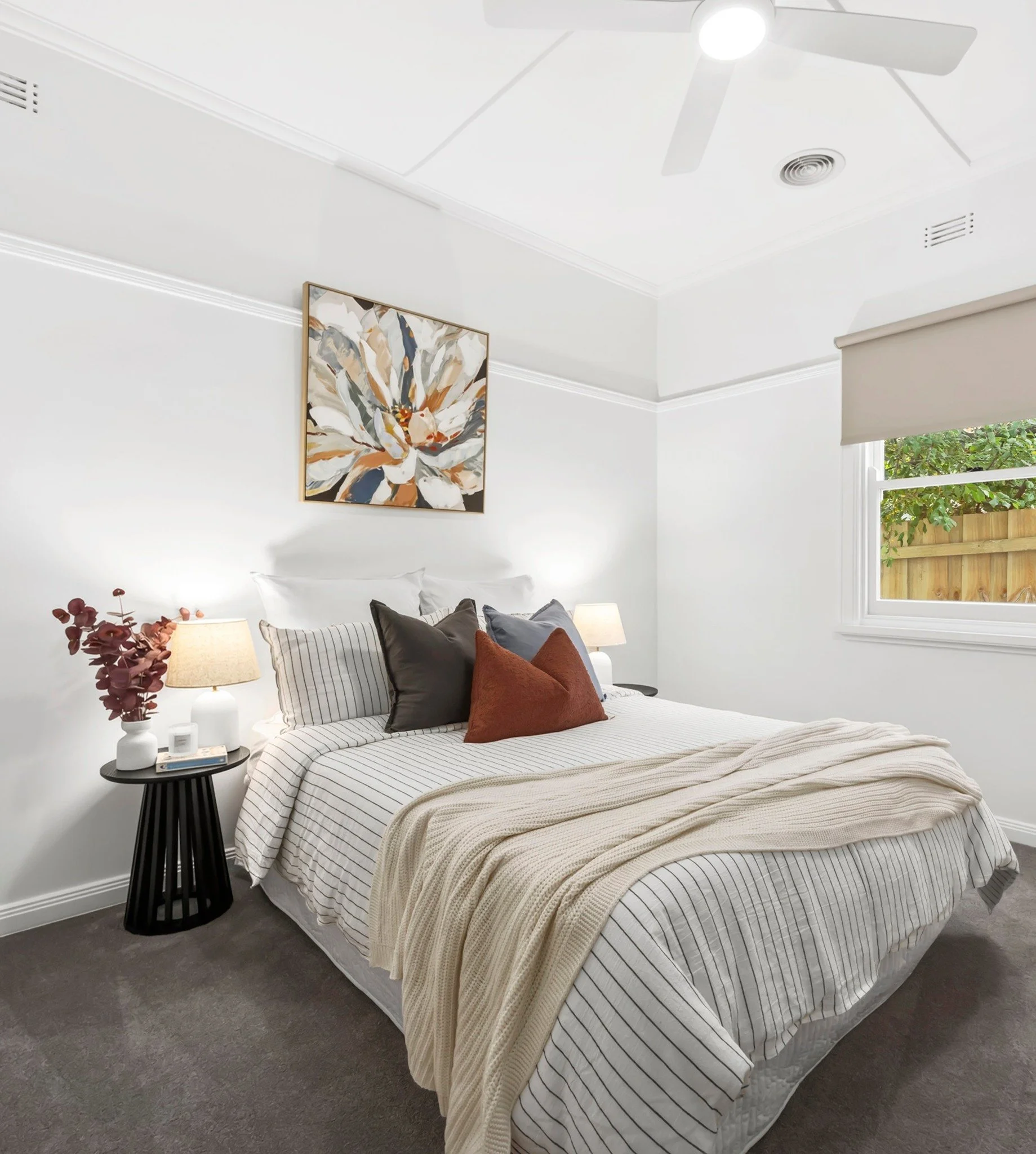 This autumnal palette is one we keep coming back to for the season 🍂
Hints of black, plum, and deep blue add warmth and make a space feel more inviting without feeling too heavy.
A considered way to add warmth without overwhelming the space.
#stylei