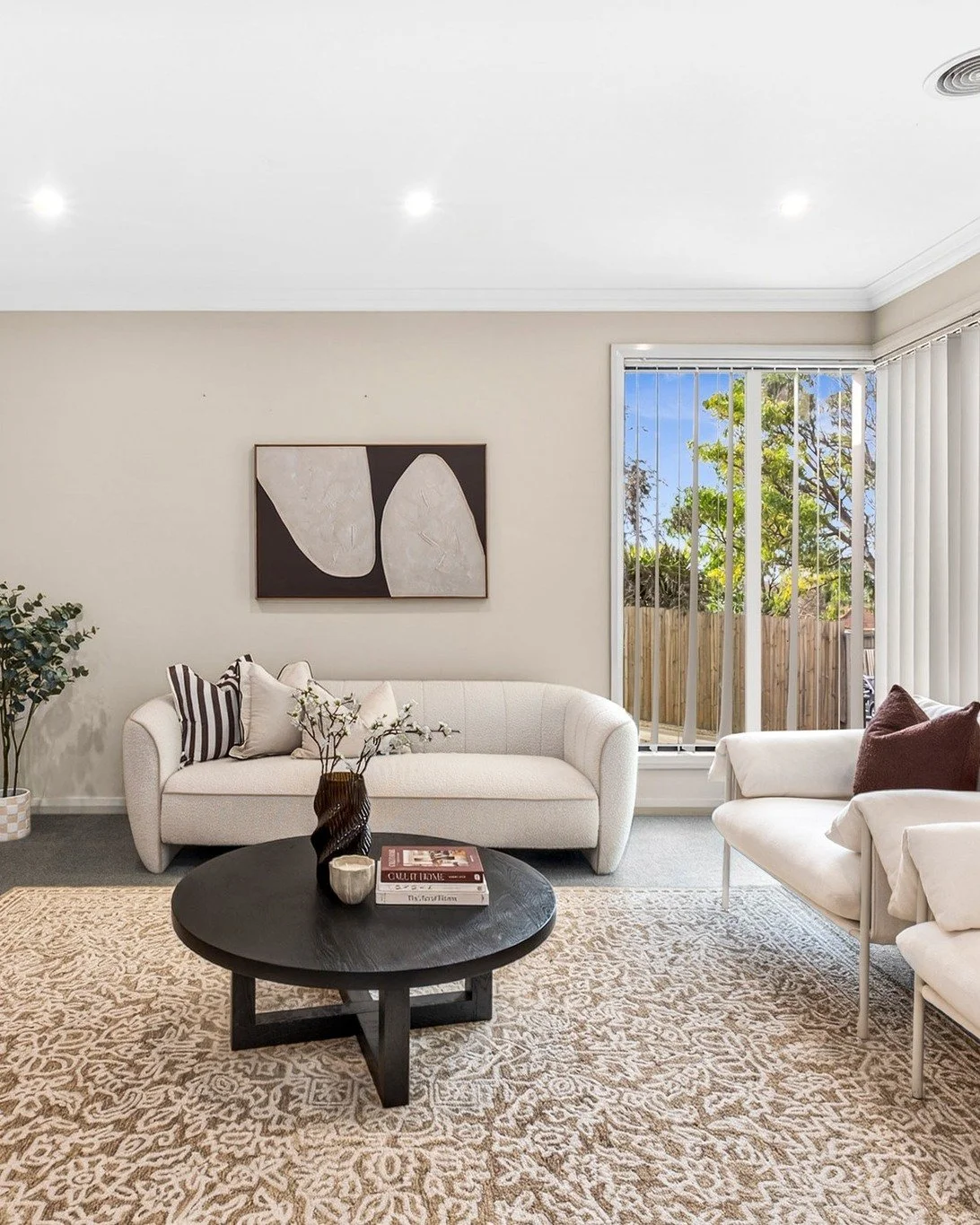 A little chocolate goes a long way 🤎
Warm chocolate accents and fresh new artwork have transformed this space, adding depth, warmth and a welcoming feel.
Simple, timeless styling that helps this listing in Waurn Ponds feel like home.
#StyleIsKey #Pr