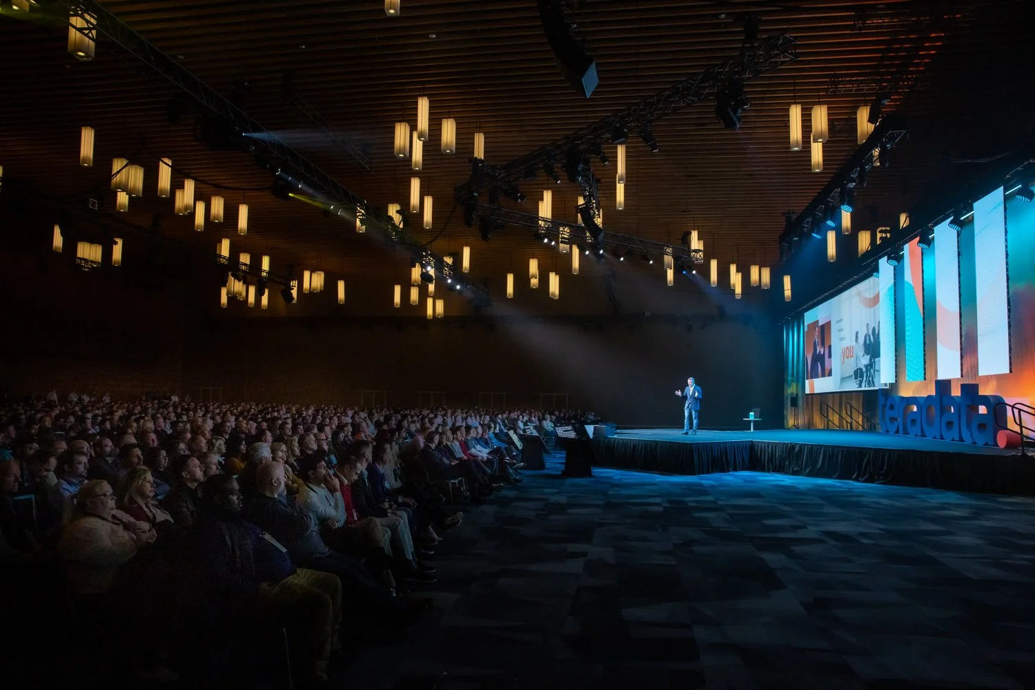 SKO-Live-Ballroom-Presentation.png