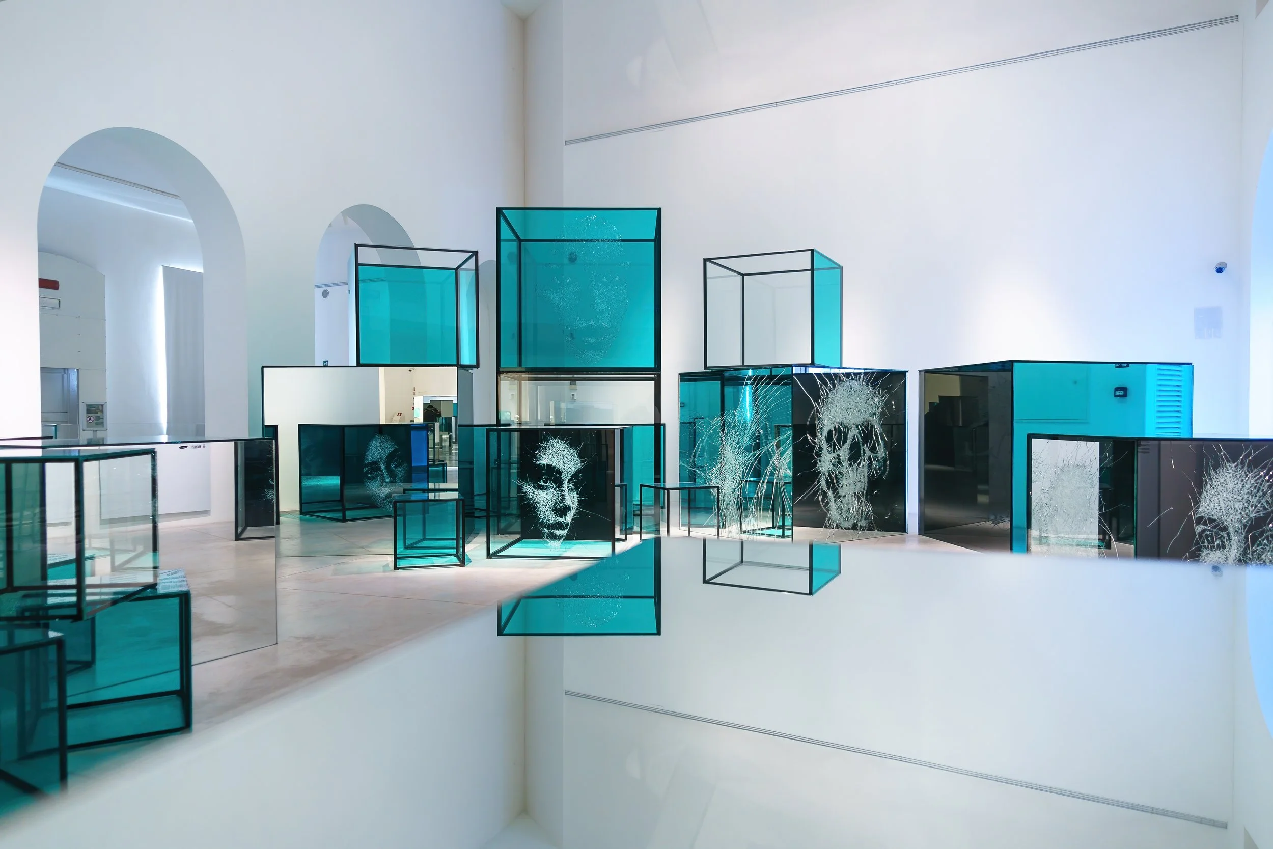 Simon Berger — Shattering Beauty, 2022-23 — Museo del Vetro, Murano, curated by Sandrine Welte and Chiara Squarcina, in collaboration with Berengo Studio, Murano, Italy, Photocredit: Jörg Häfeli