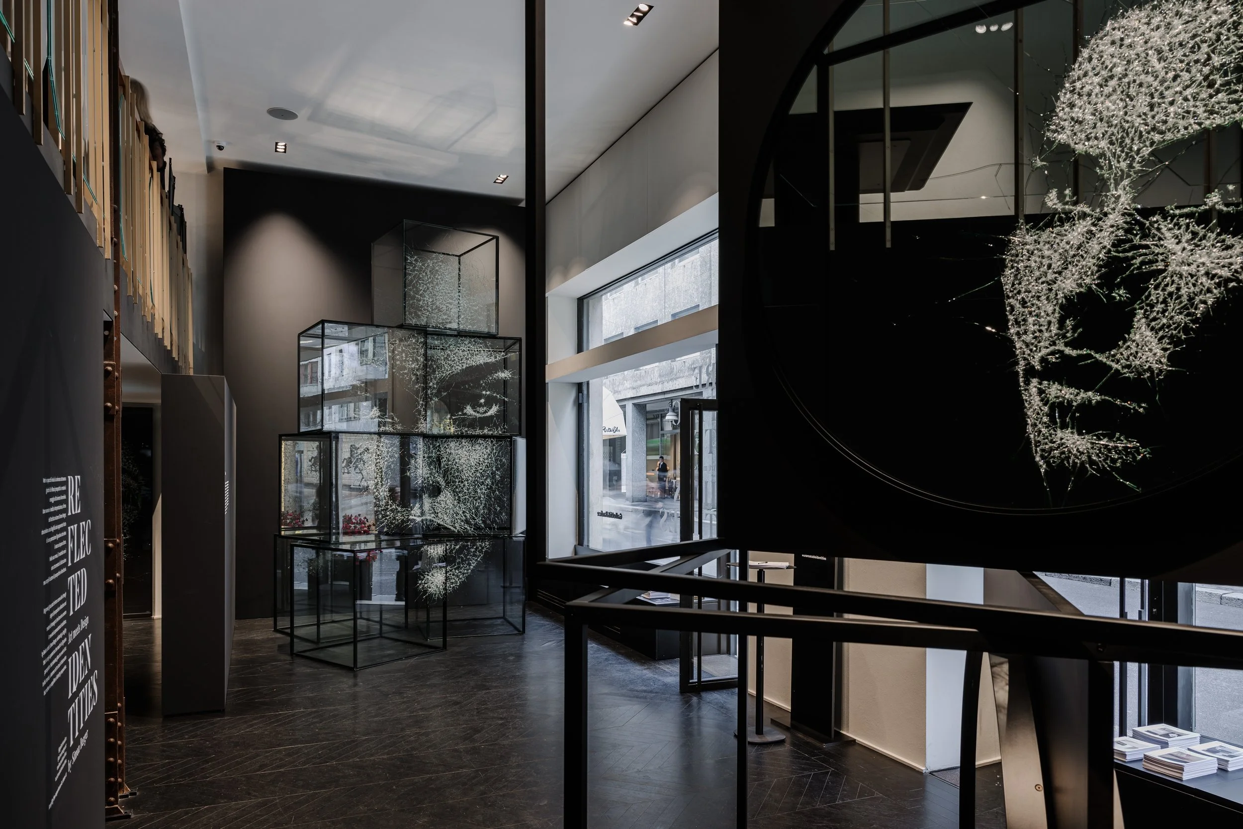 GallottiRadice-ReflectedIdentities-20apr23-0006_PhotoBy_Gallotti&Radice.jpg