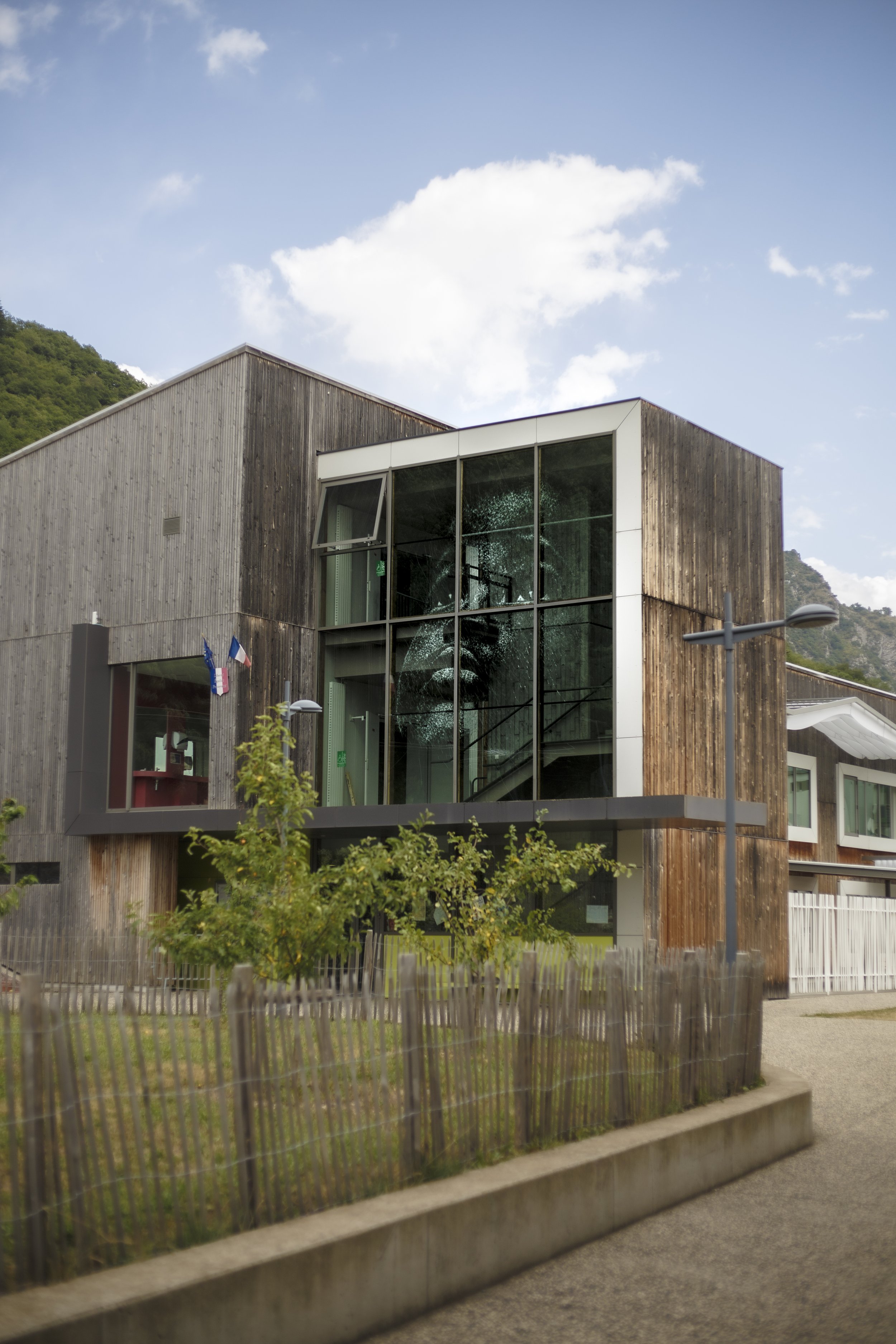 Simon Berger — L'espoire, 2021 — commissioned by Street Art Fest Grenoble