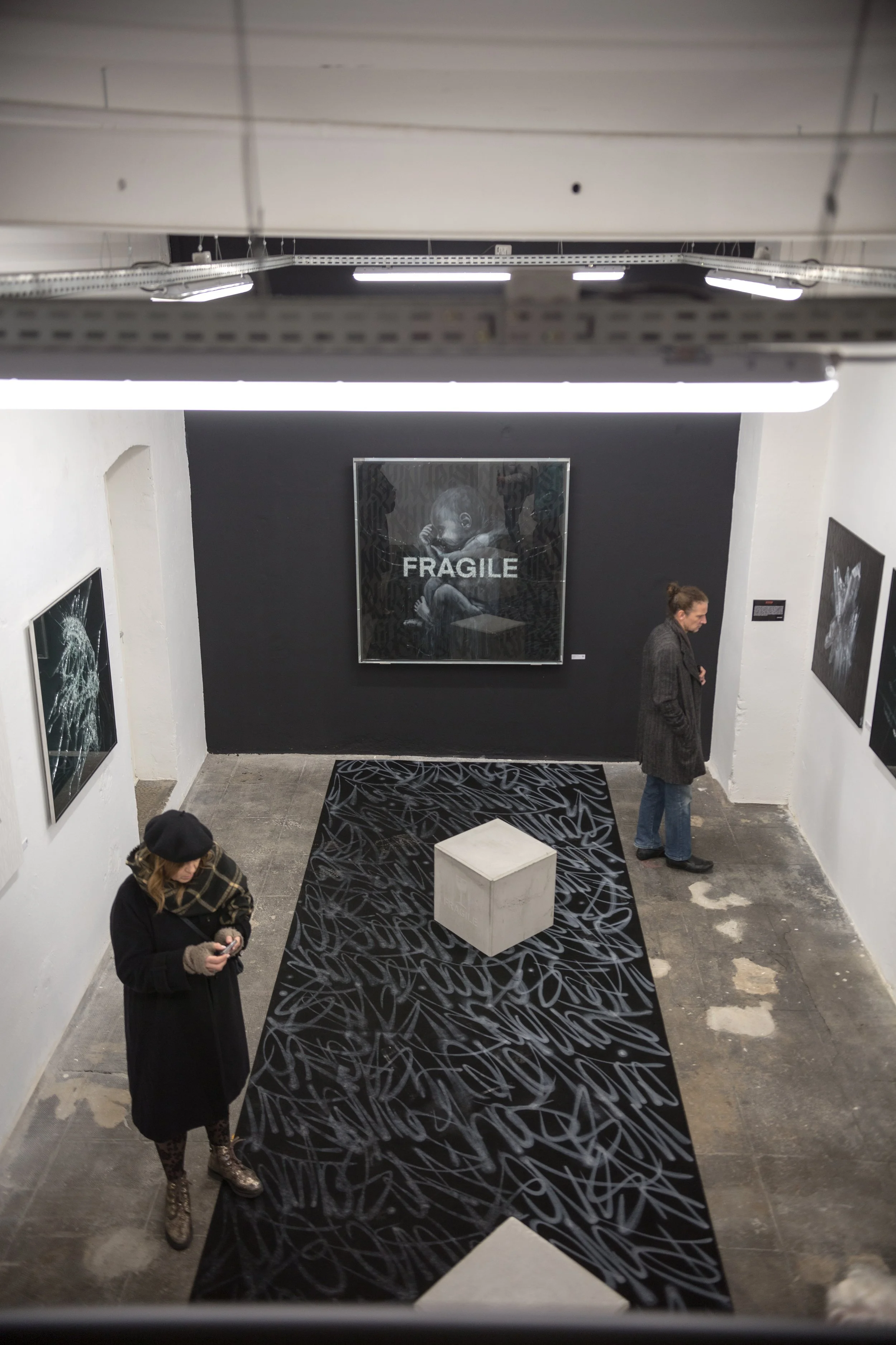 simonberger&vierwind_pictures_exhibition Fragile_Spacejunk Grenoble_002_Photoby_Andrea Berlese.jpg