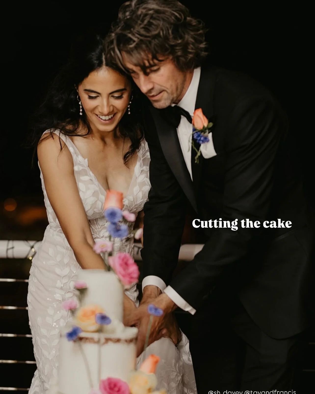 Who knew cutting a cake could look this glamorous. 

@tayandfrancis 
@sh_davey