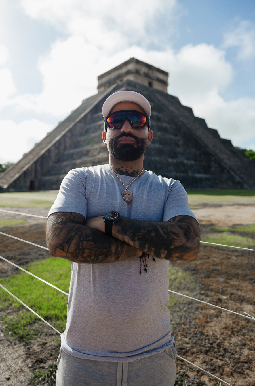 Arcángel Honors Two Decades With Through the 7 Wonders