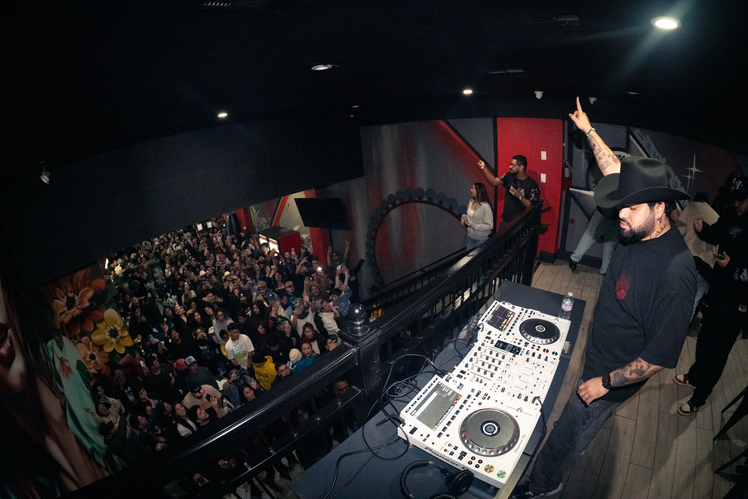 Deorro Takes Over Tacos Spot To Celebrate His New Single&nbsp;"El Tomate”