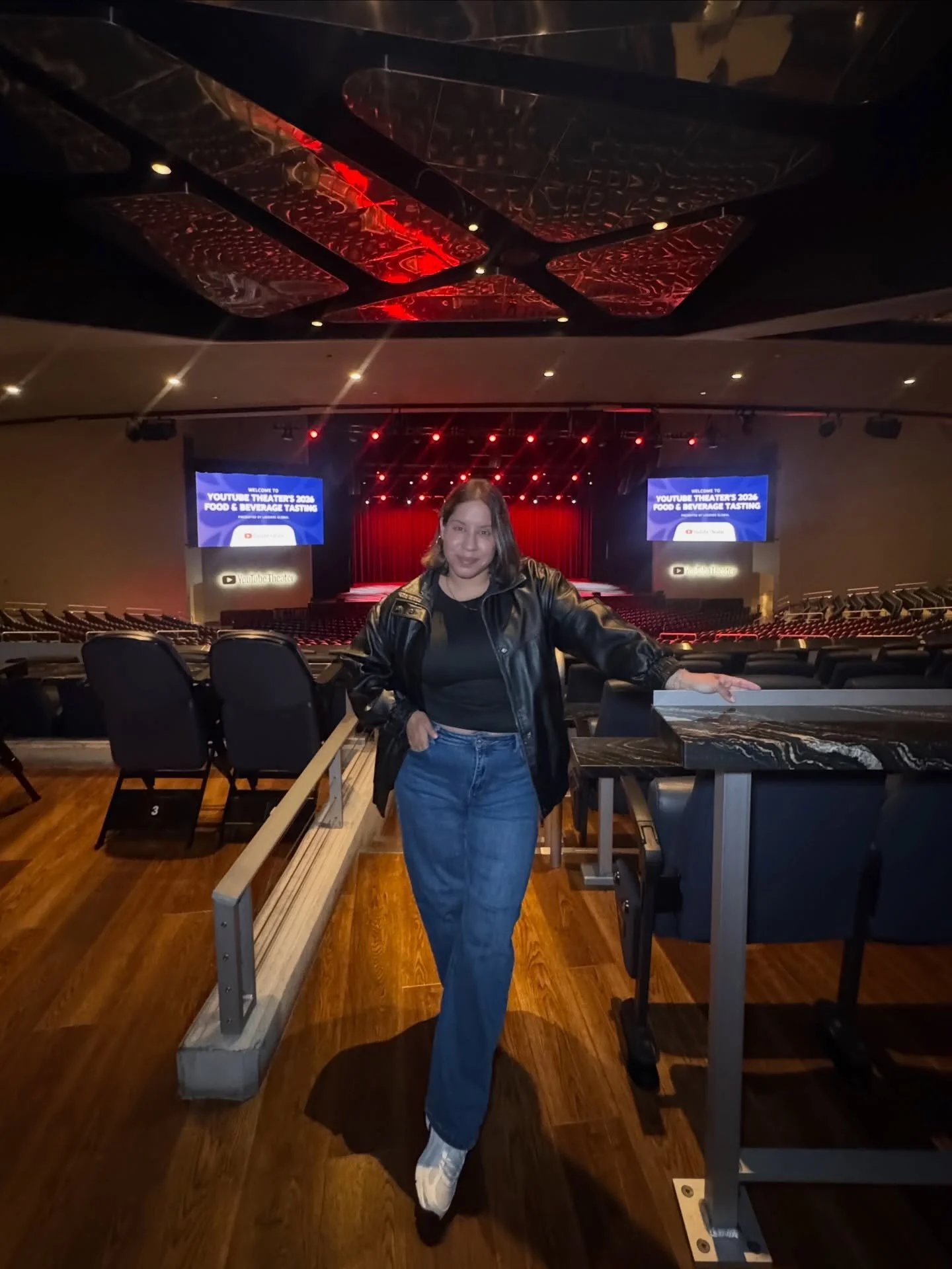 From being in the crowd at shows in the YouTube Theater to behind the scenes&hellip; I got invited to a sneak peek of the 2026 food and beverage menu at @youtubetheater 😙🌮🥤

I also got to see their newest mural dedicated to Inglewood and the commu