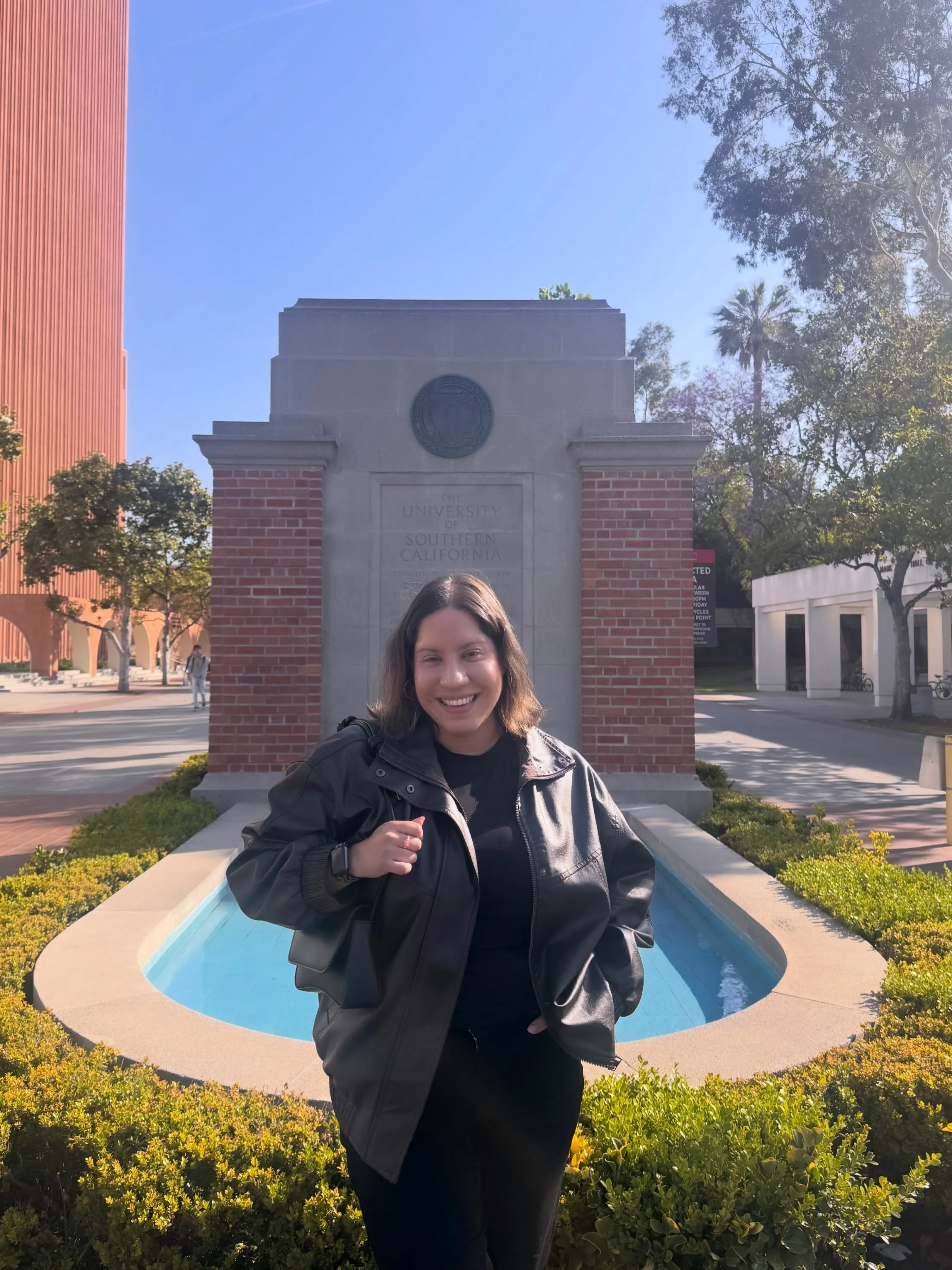 Returned to one of my alma maters @uscedu and this time as a guest speaker for @justdimelo ✌🏽📍

From being a graduate student running around on deadlines to now speaking to the next generation of storytellers at their end of year banquet&hellip; fu
