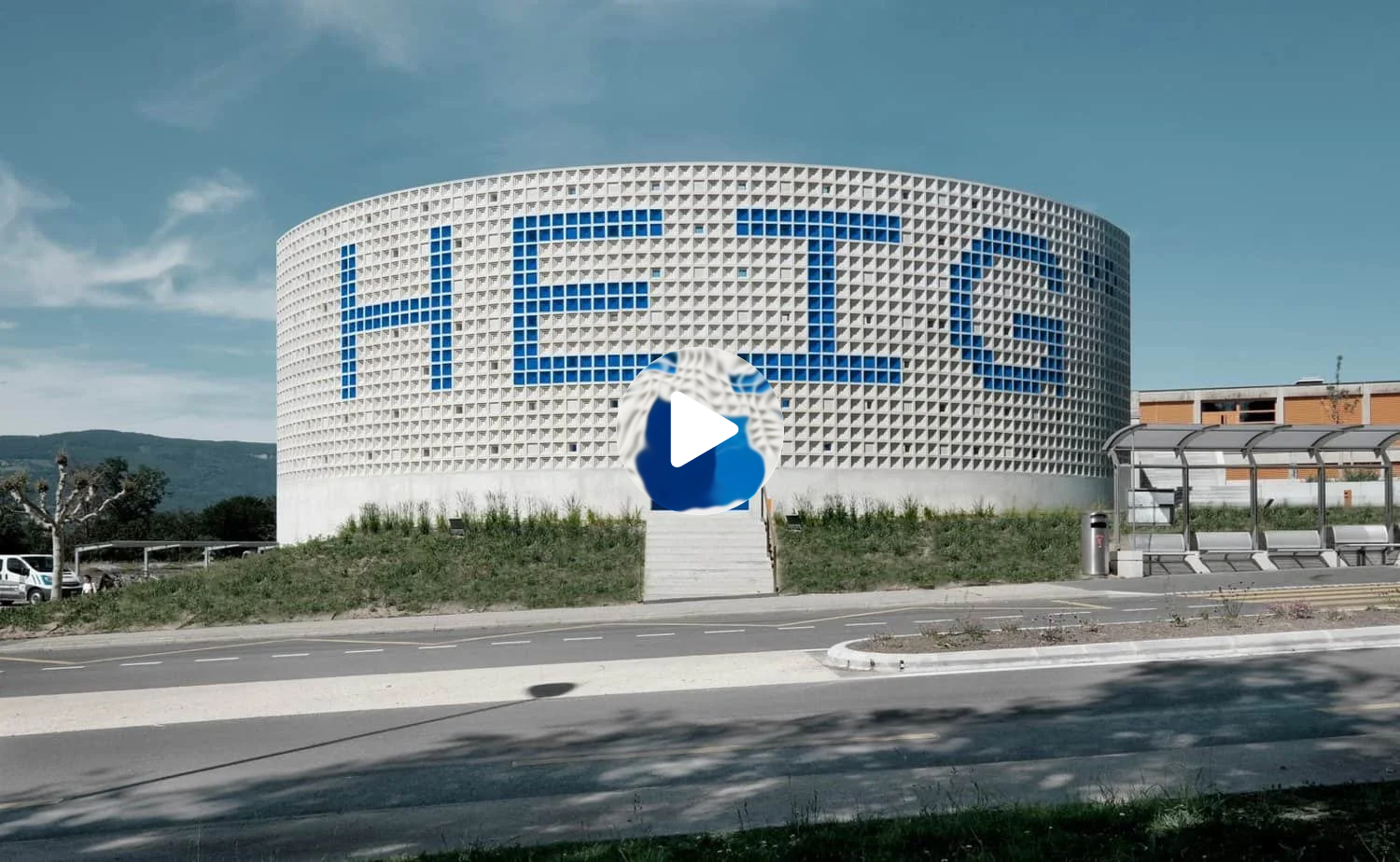 Bâtiment principal de la HEIG-VD à Yverdon-les-Bains, réalisation vidéo par Loris Stäubli.