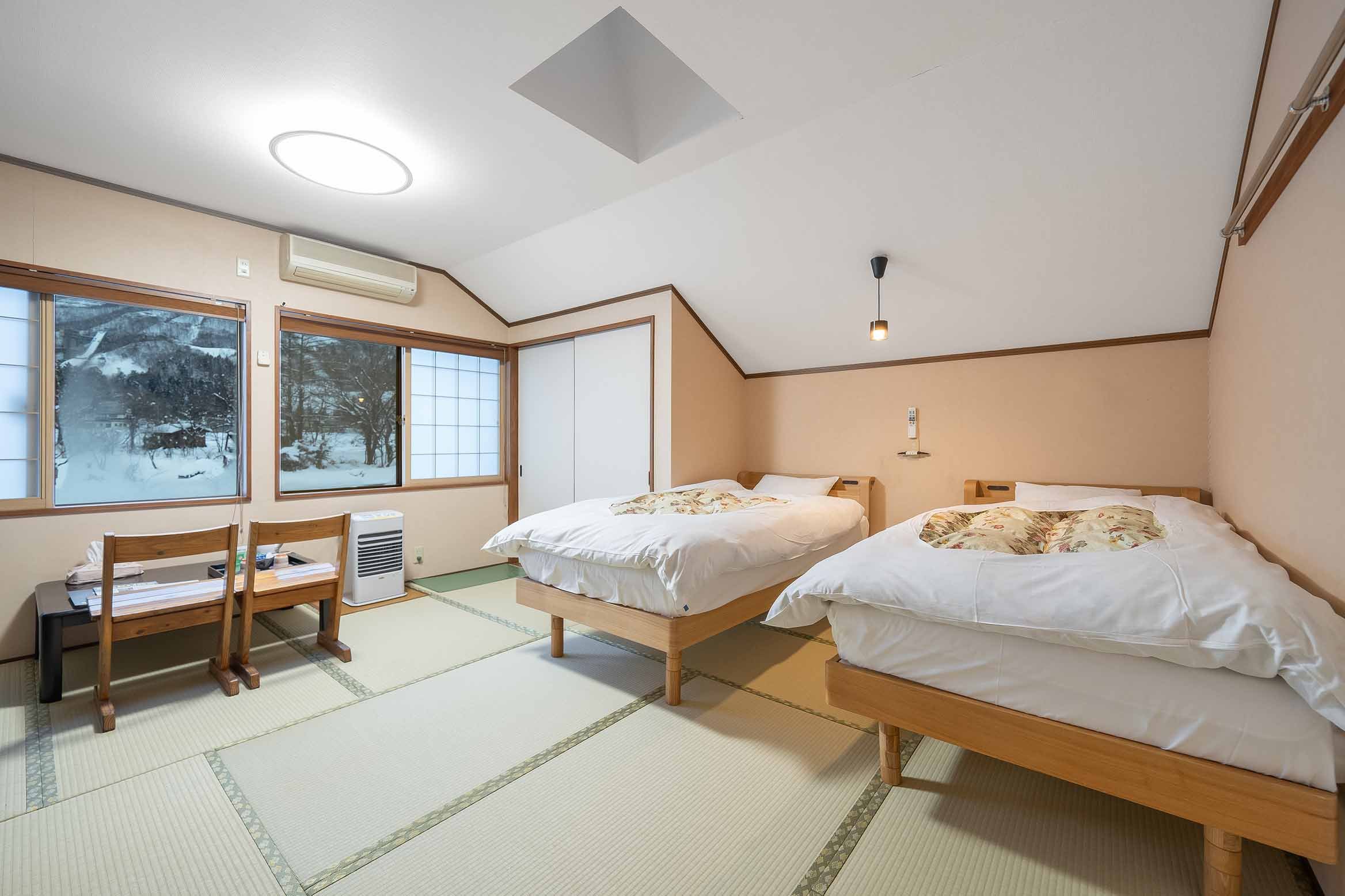 Cozy Slumber: Embracing Tradition in a Warm and Inviting Bedroom.