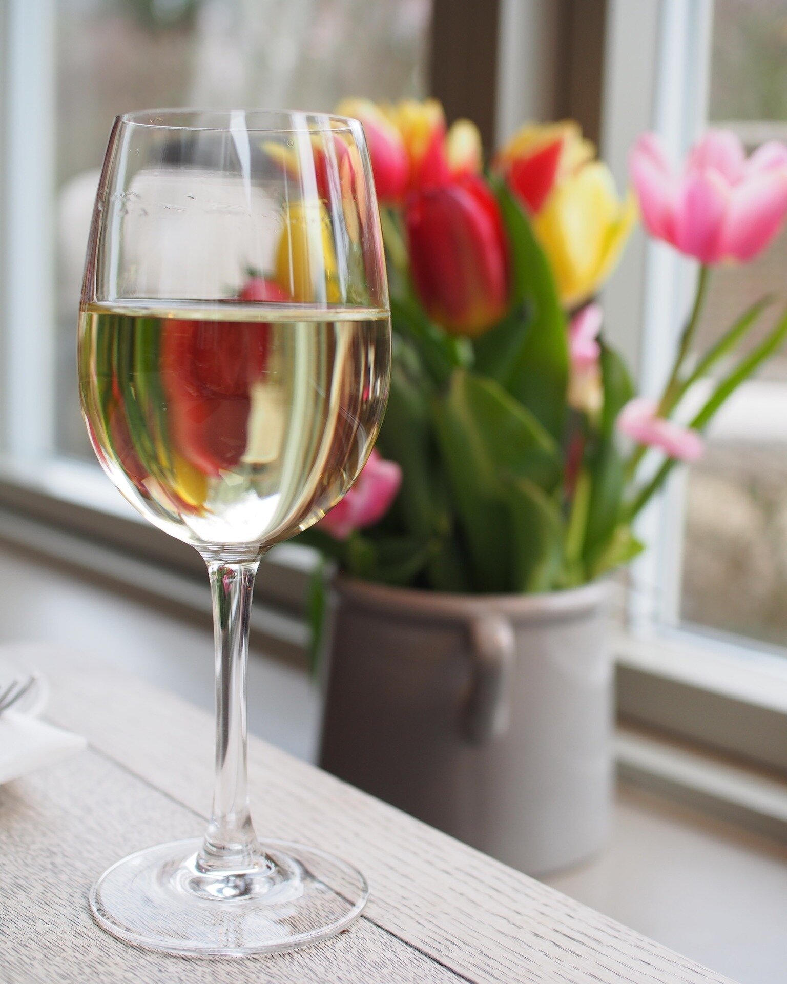 Mother's Day at The Crown and Punchbowl | Sunday 10 March 🌸

Bring mum along for lunch or dinner with us - we're taking bookings until 7pm next Sunday so there's plenty of chance for everyone to spoil mum! 

We also have a little something in store 