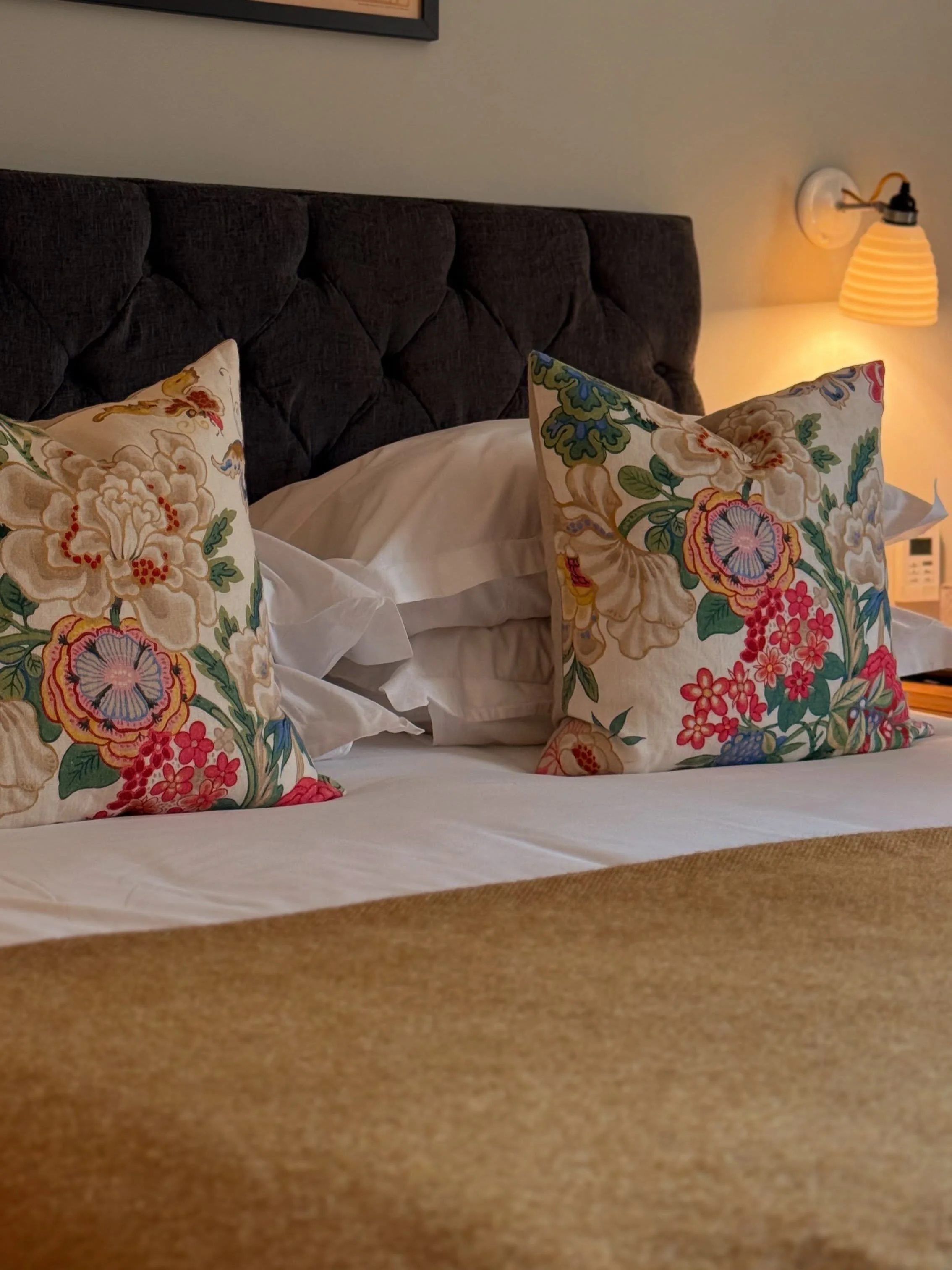Book your autumnal getaway with us! 🍂

Fancy a little countryside escape this autumn? Our 9 beautiful rooms offer the perfect place to unwind, surrounded by the charm of the Cambridgeshire countryside.

We&rsquo;re just a short distance from Cambrid