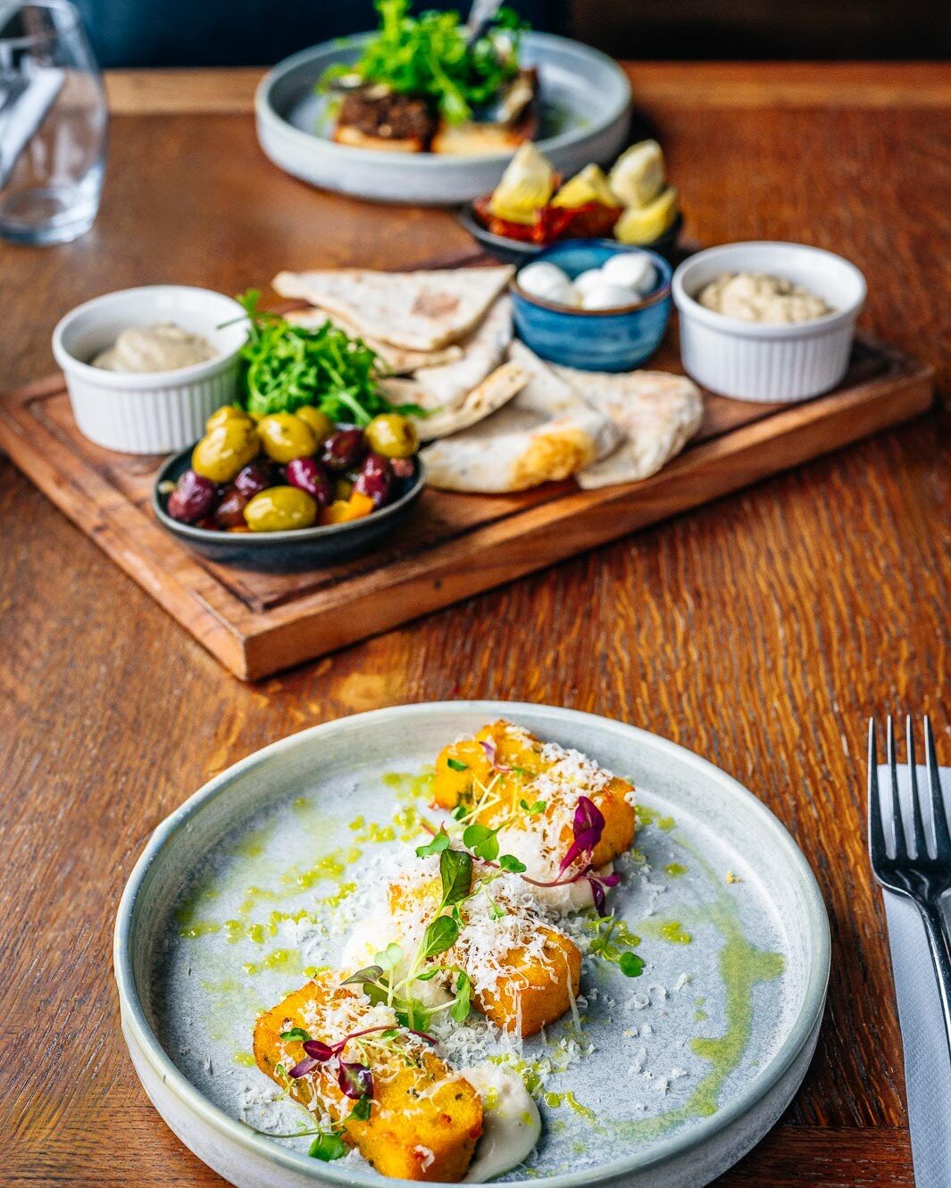 Spring loading...🌱

Our new seasonal menu is full of bright, punchy flavours and elevated classics. Highlights include Prawn Pil-Pil, Bacon Chop and Crispy Polenta with truffle oil.

Join us for lunch or dinner and give the new dishes a try. Book in
