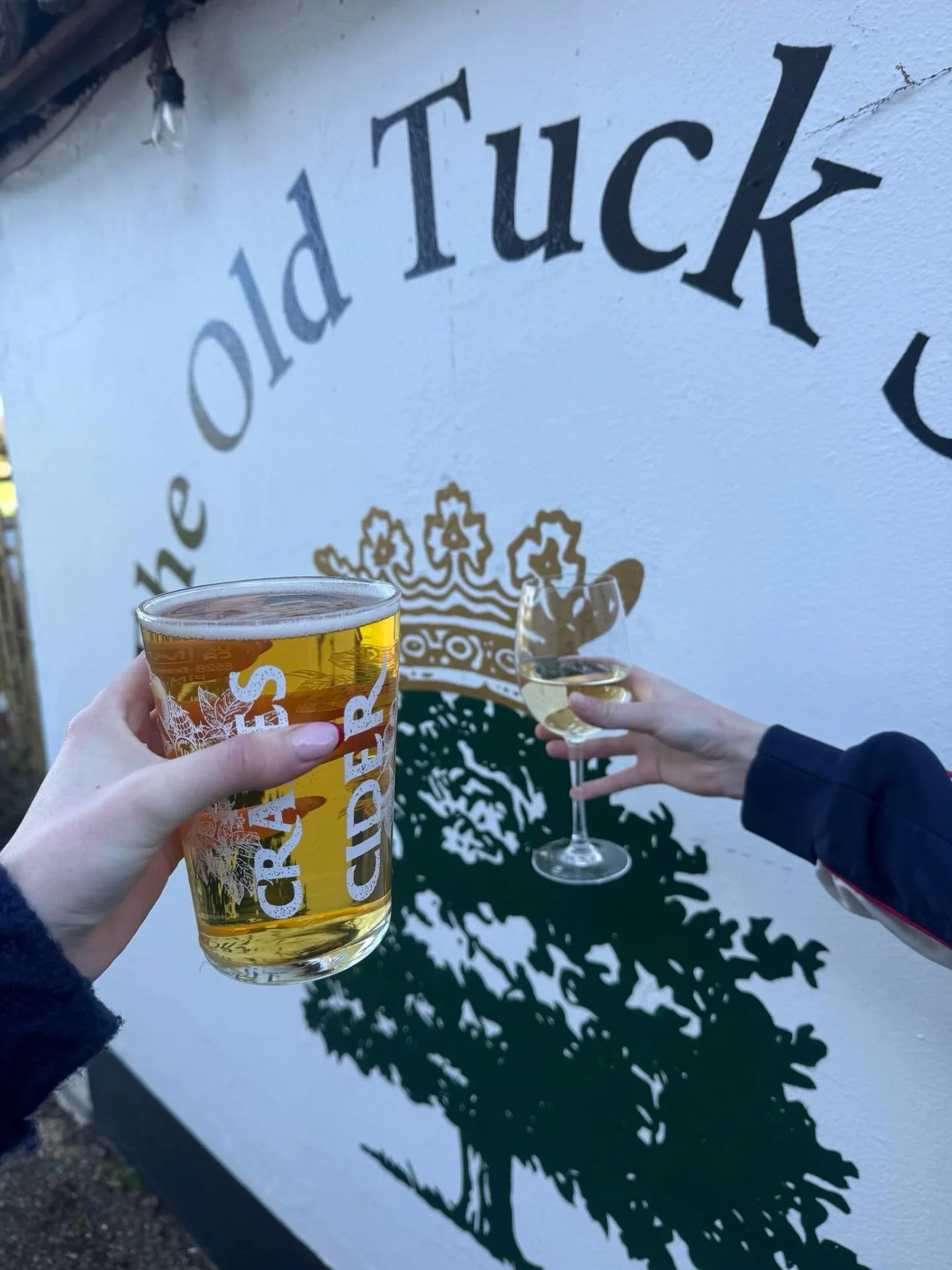 Pizza, a pint and classic cars 🍺 take it all in, then warm up by the fire 🔥