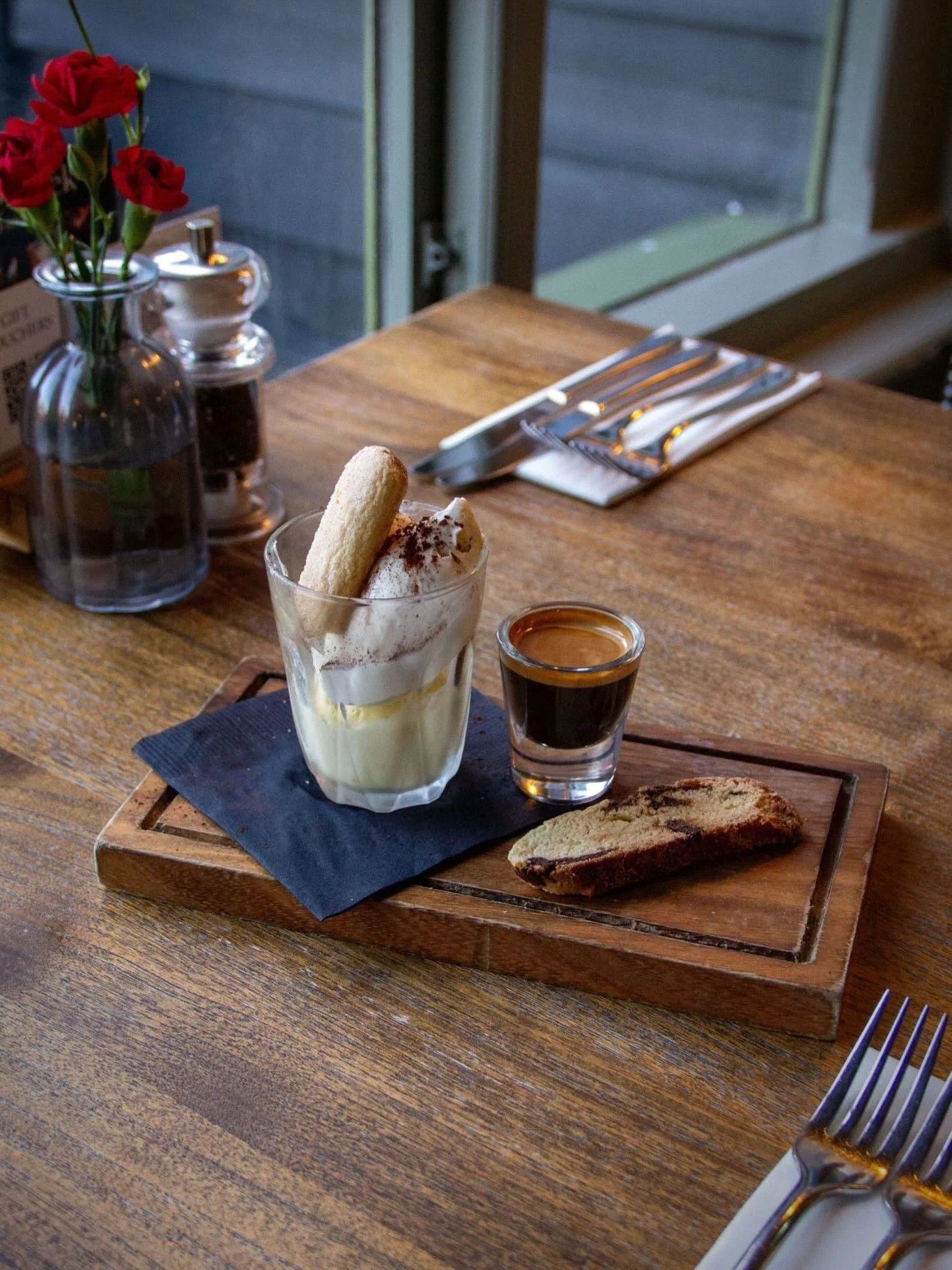 Tiramisu affogato, dark chocolate mousse, warm treacle tart&hellip;what takes your fancy?

Round off your Royal Oak experience with a good pud.