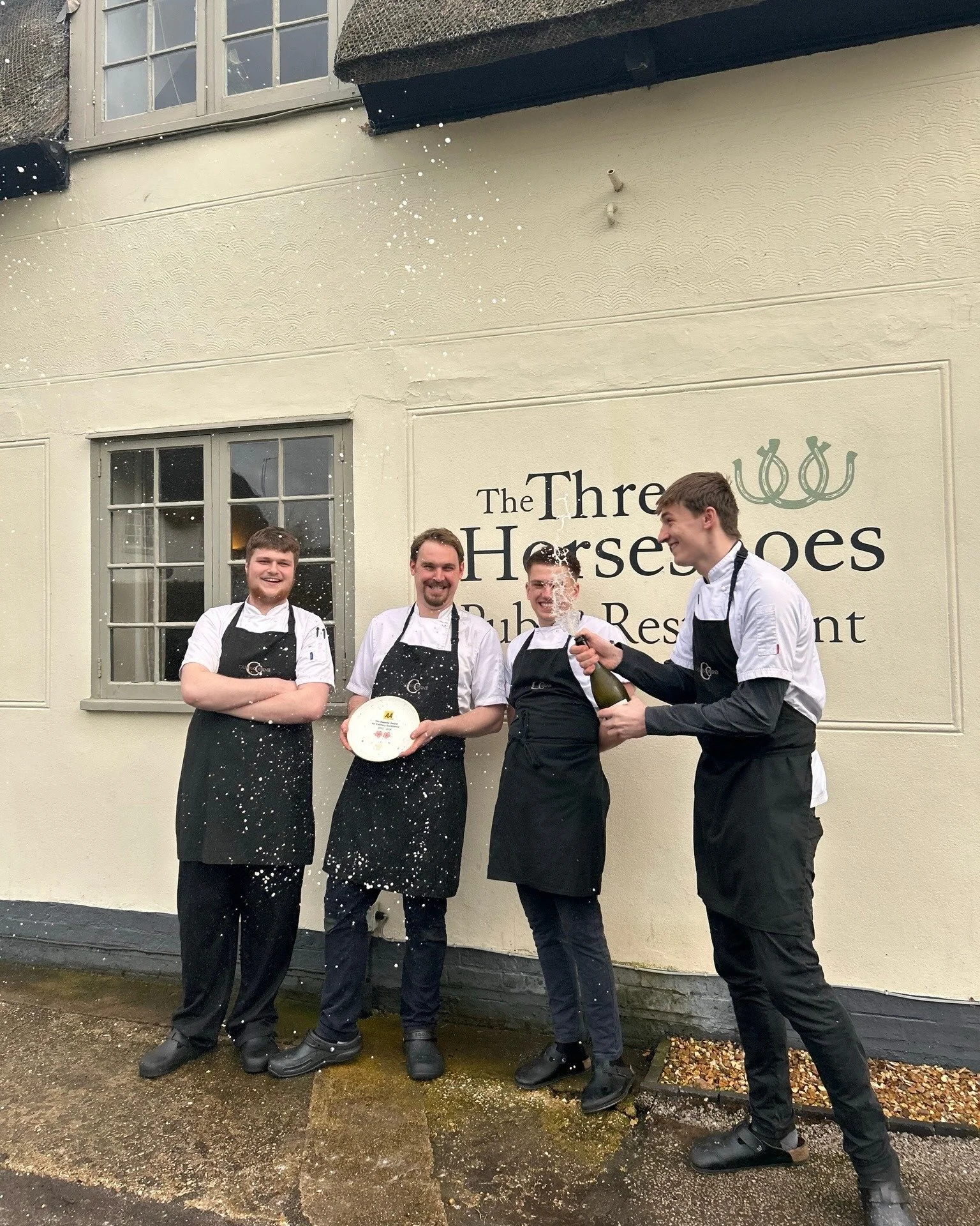 WE ARE HIRING

We're looking for a sous chef to join the team at The Three Horseshoes.
Things are moving in the right direction here.

The food is getting noticed, the team is growing and we have plenty more we want to do.

We're looking for someone 