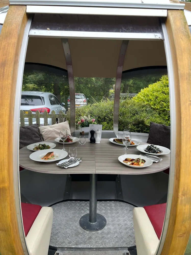 Outdoor Pod Dining The Three Horseshoes, Madingley