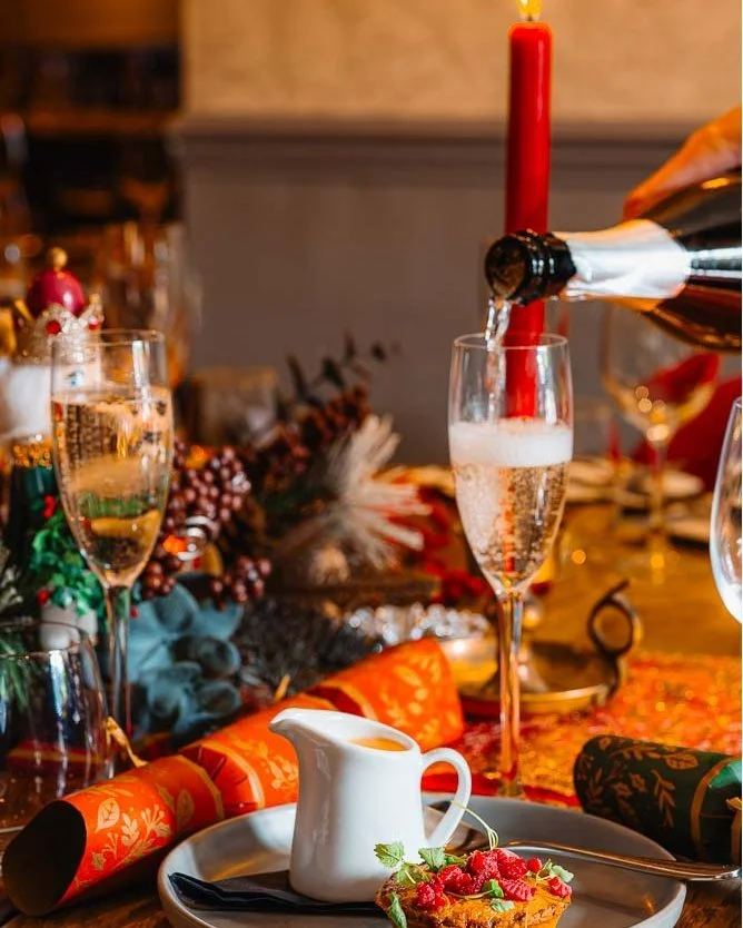 It's time to get your Christmas do in the diary ✨

Whether it&rsquo;s an office celebration, a family get-together or a festive catch-up with friends, we're all set up and ready to make it a cracking Christmas gathering.

Our Christmas party menus wi