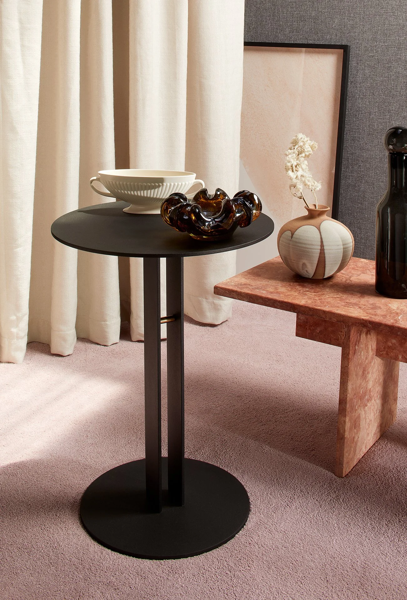 Kasteel_Furniture_Lifestyle _Portman_Black_01.jpg