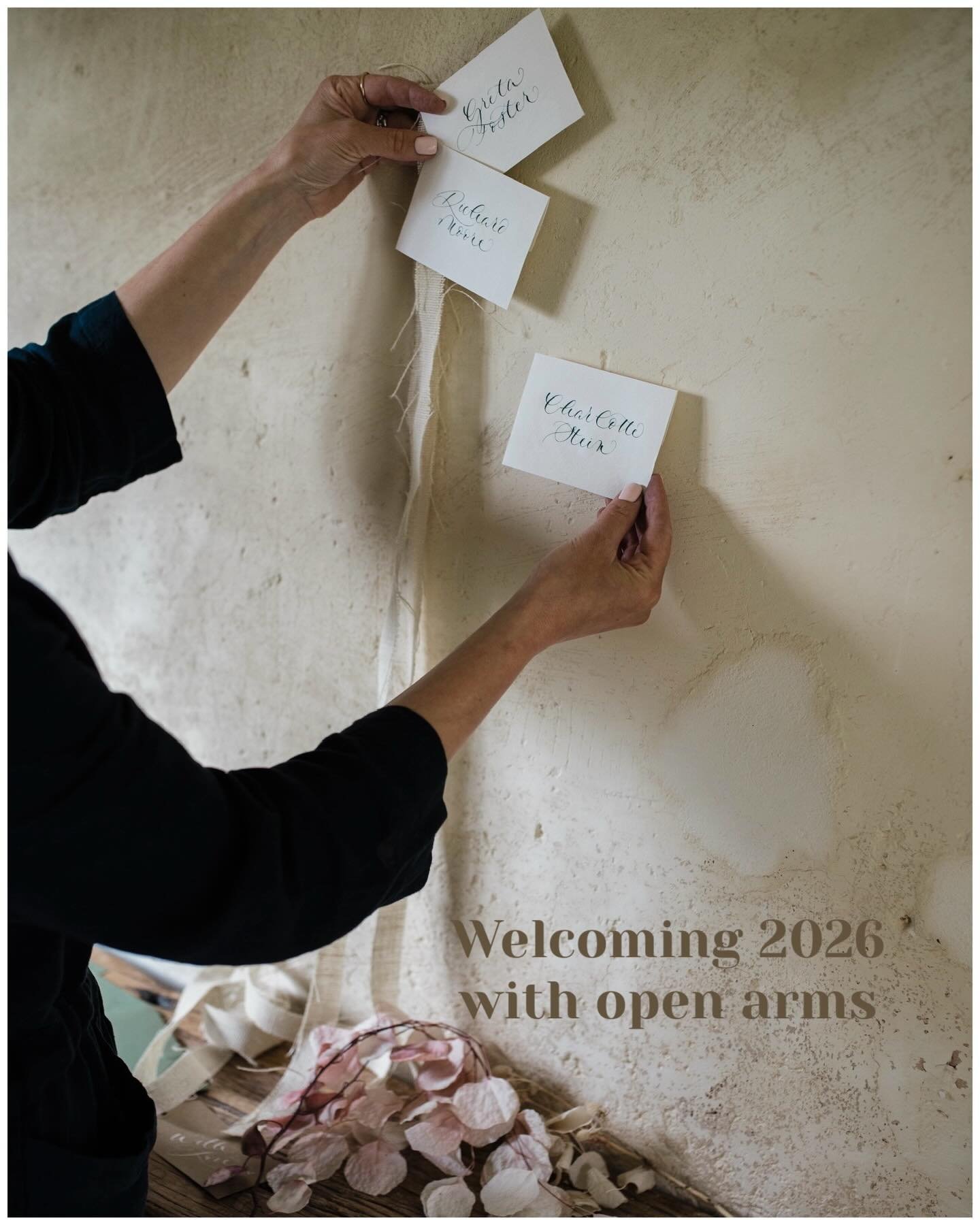 Welcoming in 2026 with calm, intention and gratitude. I love the gentleness of January and the quiet contemplation of the year ahead. With a new season of weddings and events on the horizon, now is the perfect time to explore ideas and make connectio