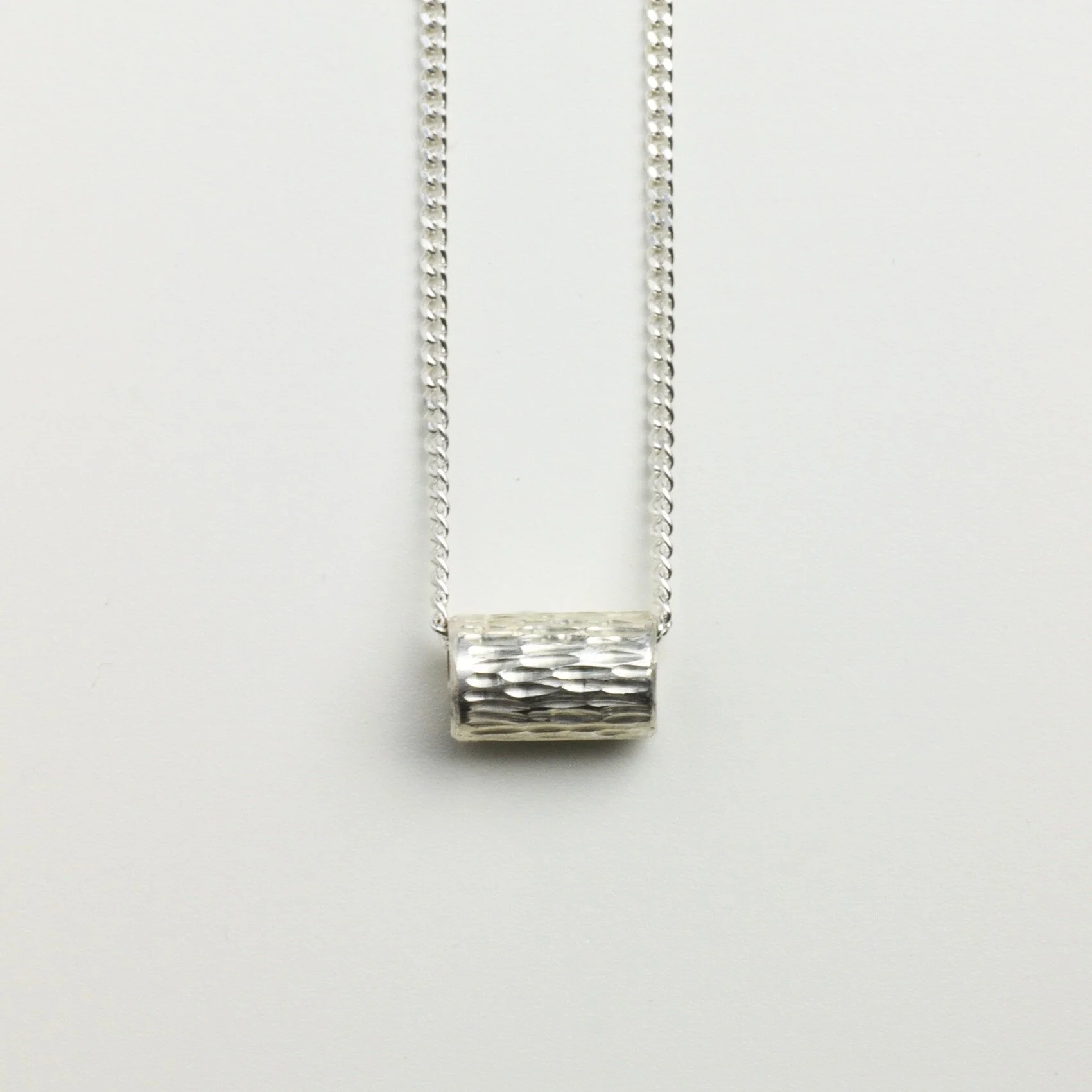 silver+pendant+necklace.jpg