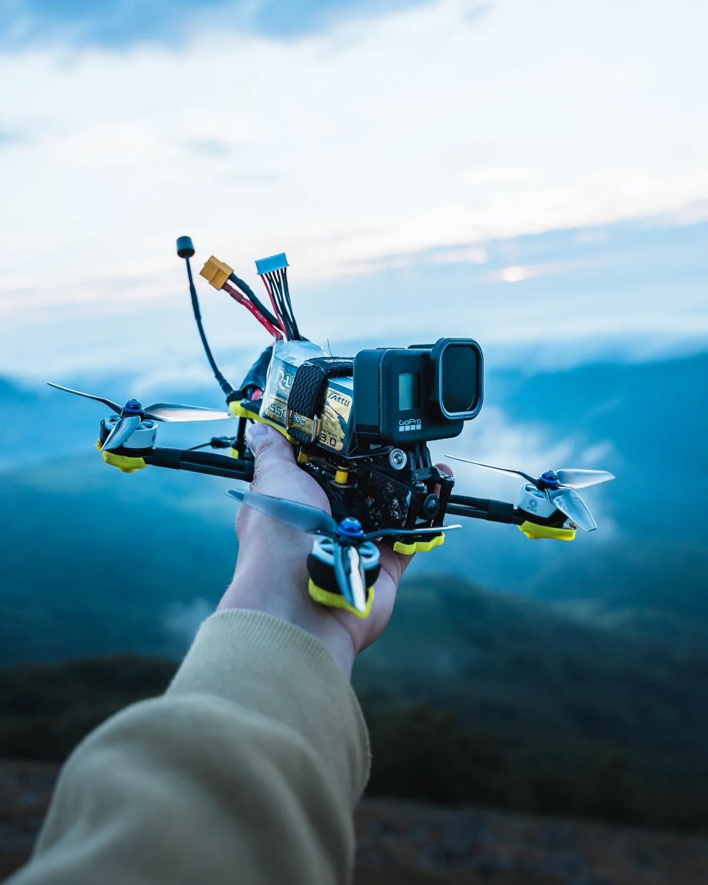 This drone started out as my first drone but evolved with me to the beast it is today. The @iflightgo xl5 frames is literally one of the toughest and easiest frames I've ever flown. Combined with the @ethixltd v4 motors it's a joy to fly 😍

#fpv #fp