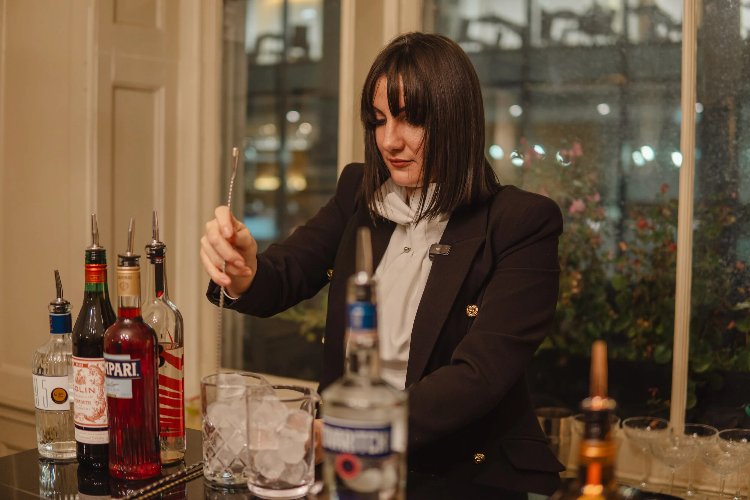 What Makes a Party Feel Intimate Yet Luxurious at the Same Time