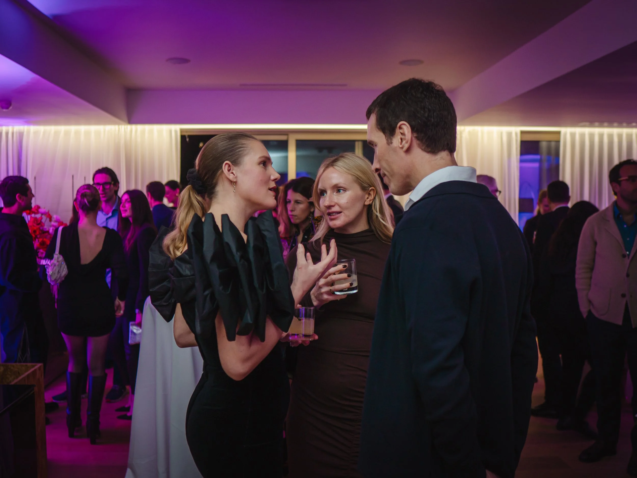 Bartender for private event London allowing the host to relax and enjoy the celebration.