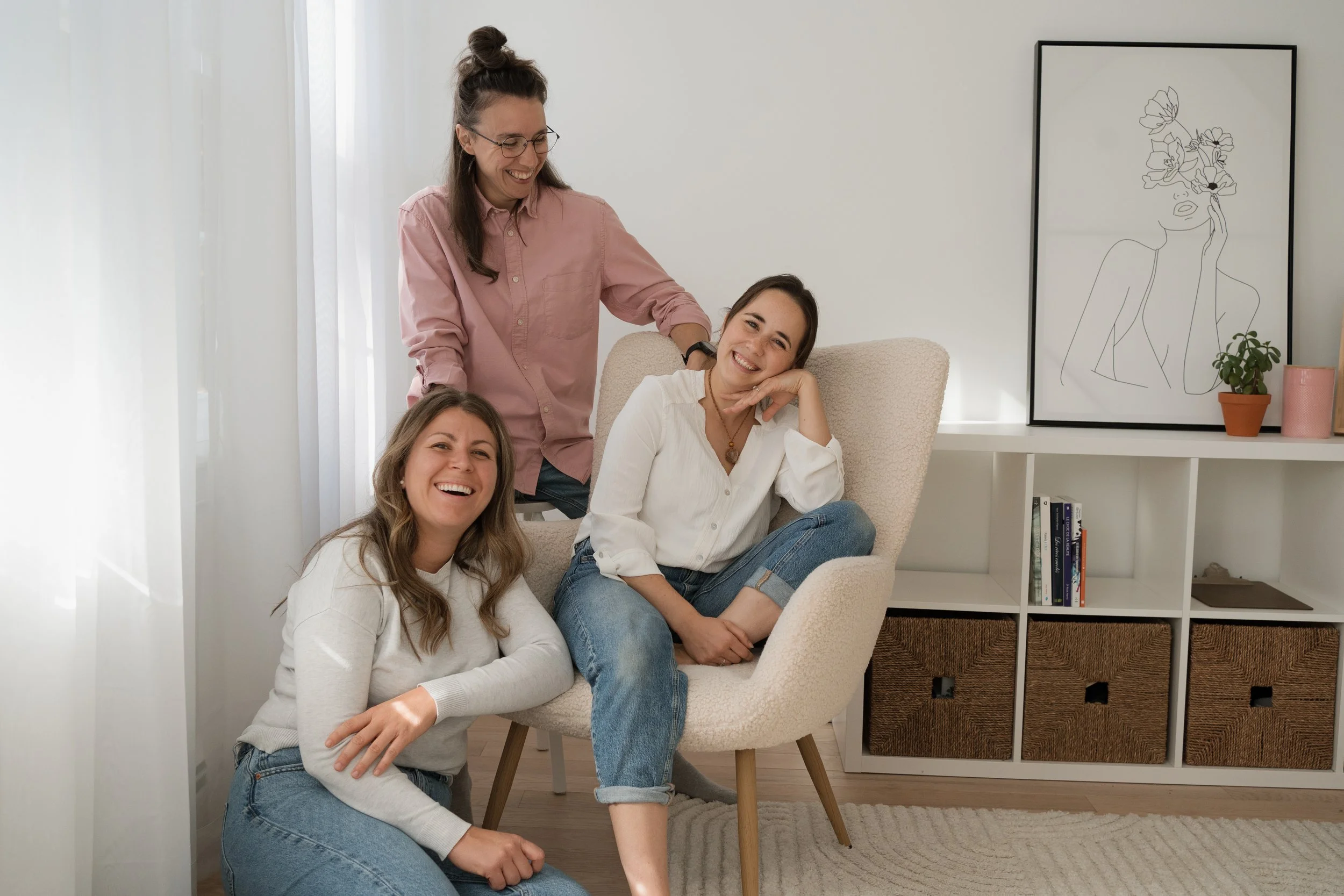 3 femmes qui sont heureuse de travailler ensemble comme Doula à Sherbooke.