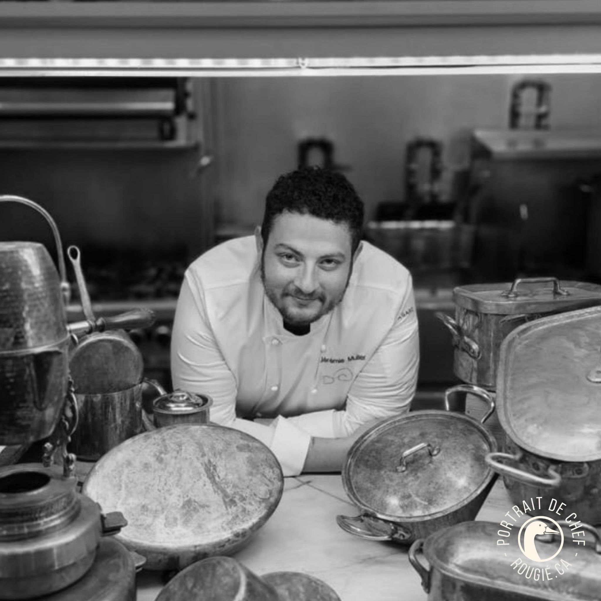 PORTRAIT DE CHEF

Nous sommes heureux de vous pr&eacute;senter le portrait du Chef J&eacute;r&eacute;mie MULLER du @restauranthelena 

Vous pourrez retrouver toutes les deux semaines un nouveau portrait de Chef partenaire, suivi de la pr&eacute;senta