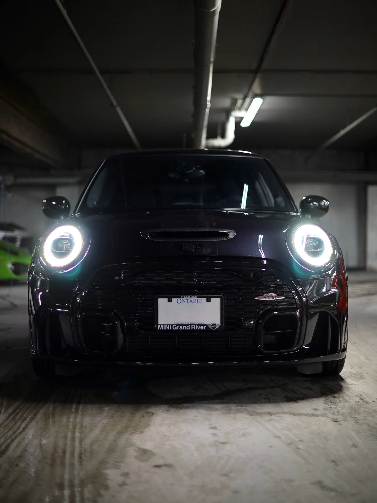 Pocket Rocket 

This Mini JCW came in for a Full Front end PPF package. Hot hatches are meant to be driven hard, why not doing it with a peace of mind?

Protect your investment!

#mini #minijcw #ppf #hothatchback #turbo