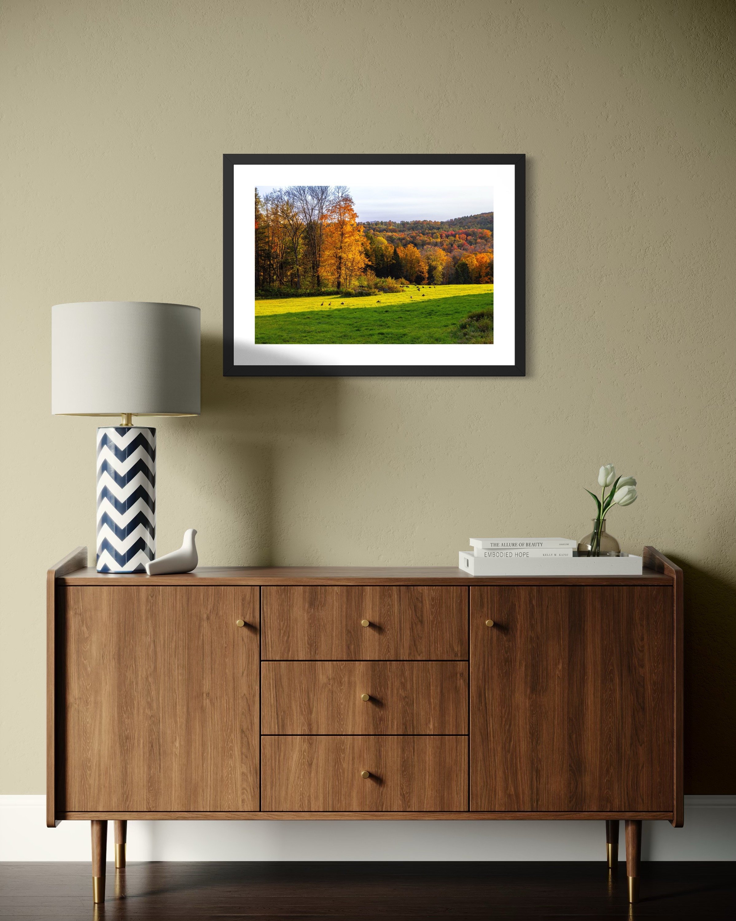 IMGC9021 18X24 2.625 FRAME.JPG