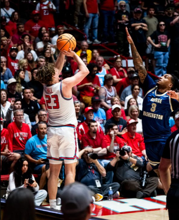 Lobos Rally Without Albury, Dominate George Washington to Reach NIT Quarterfinal