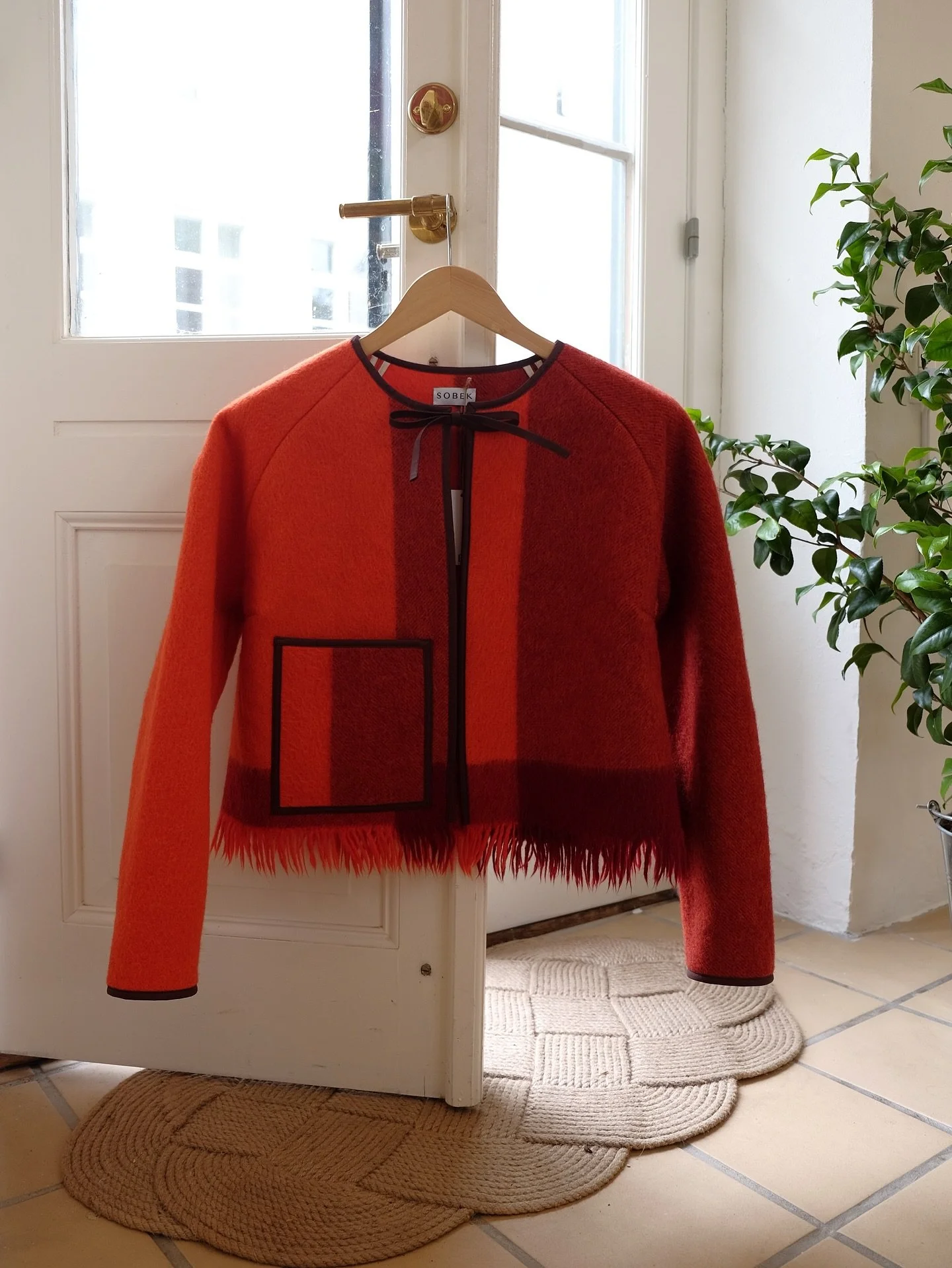 An autumn beauty 🧡

Designed and created in Copenhagen from a vintage wool blanket.

The hood is sold, but the jacket is here 🧡
&bull;
&bull;
&bull;
#upcycling #slowfashionbrand #slowfashion #copenhagen #wooljacket #upcycled #crafts #sobek