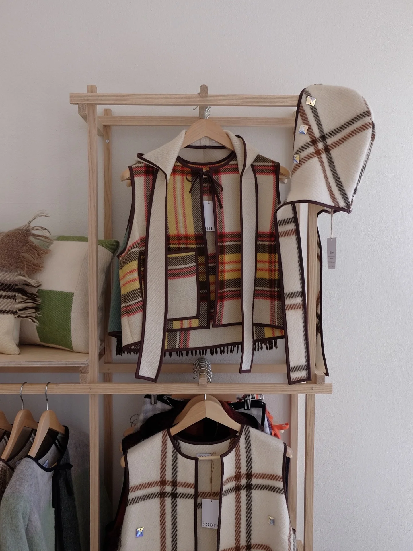 Interior by the talented @objektum_interior 🤍

Custom designed and locally crafted for my little shop.
I love how Objektum&rsquo;s beautiful work elevates and complements my pieces &mdash; thoughtful design in every detail.

🤍 Sophie
&bull;
&bull;
