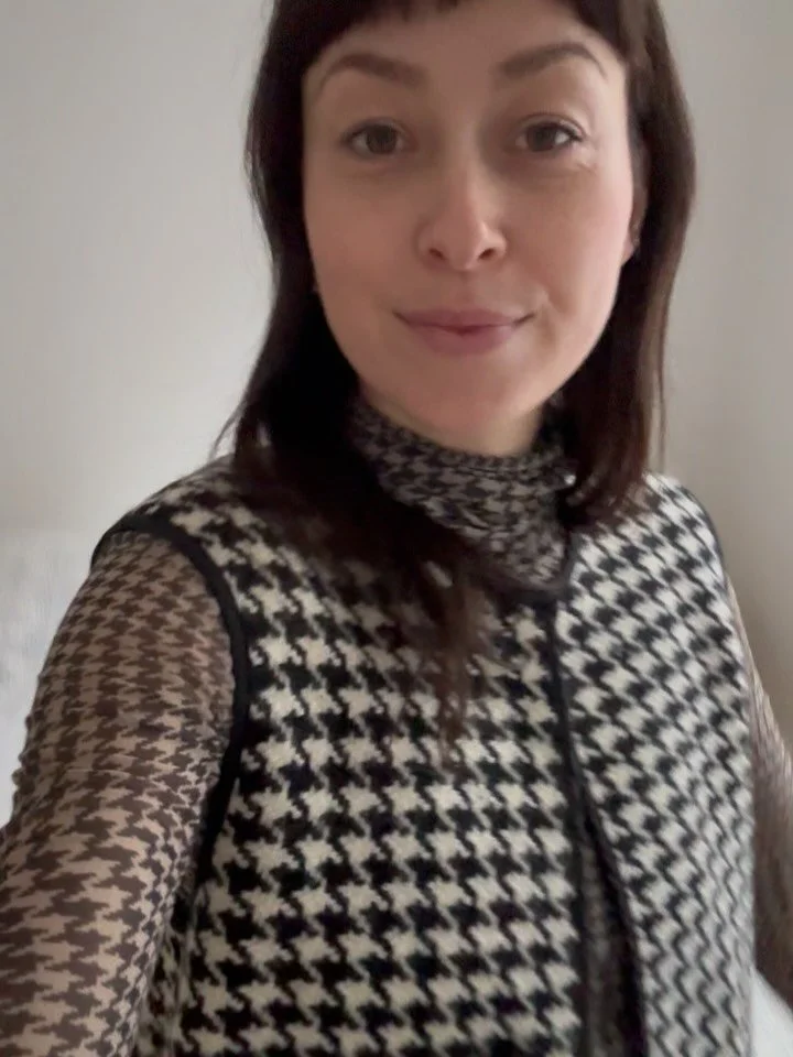 Layered in houndstooth heaven 🖤🤍

If you spot similar blankets, send them my way!